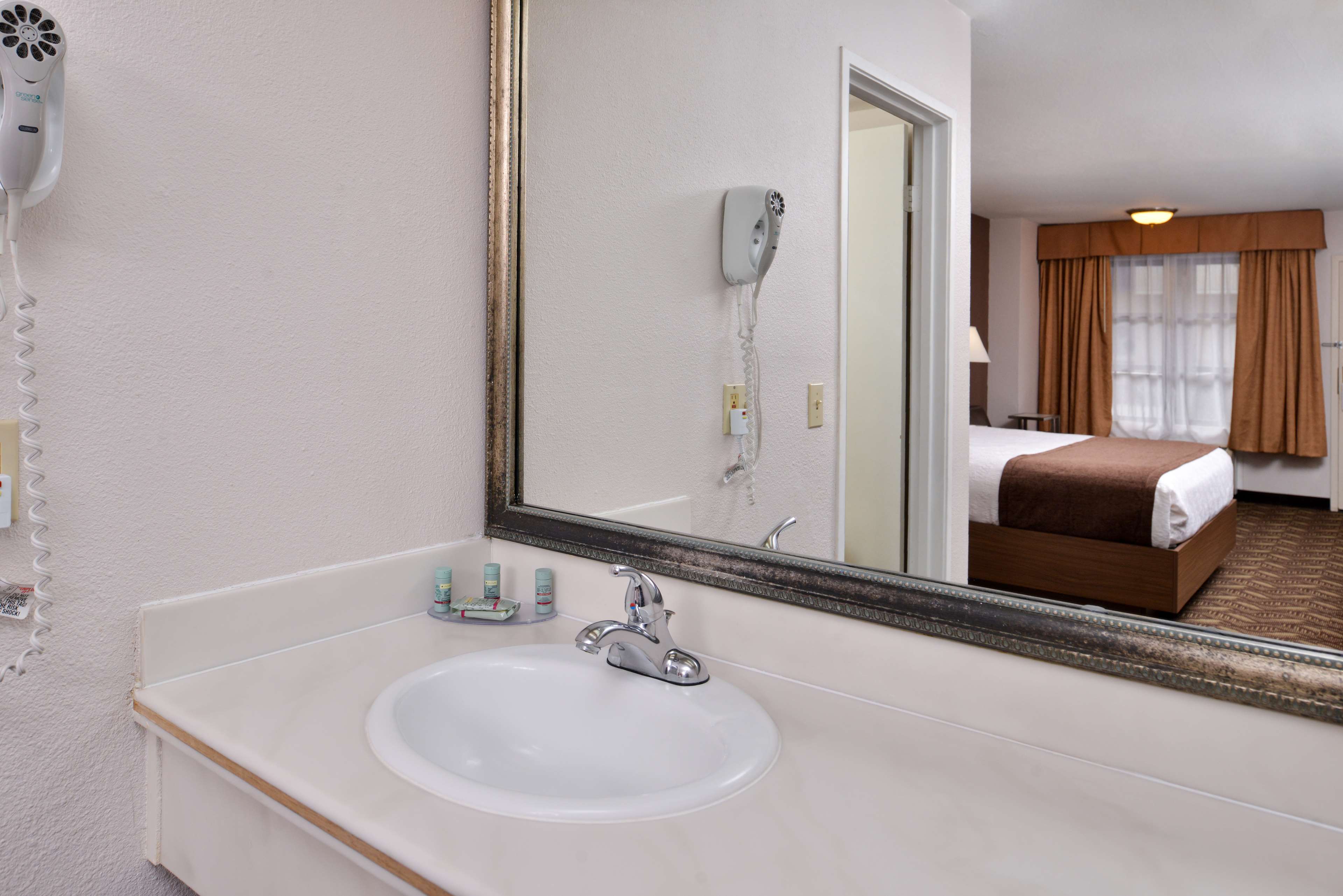 Best Western Airport Plaza Inn - Los Angeles LAX Hotel Photo