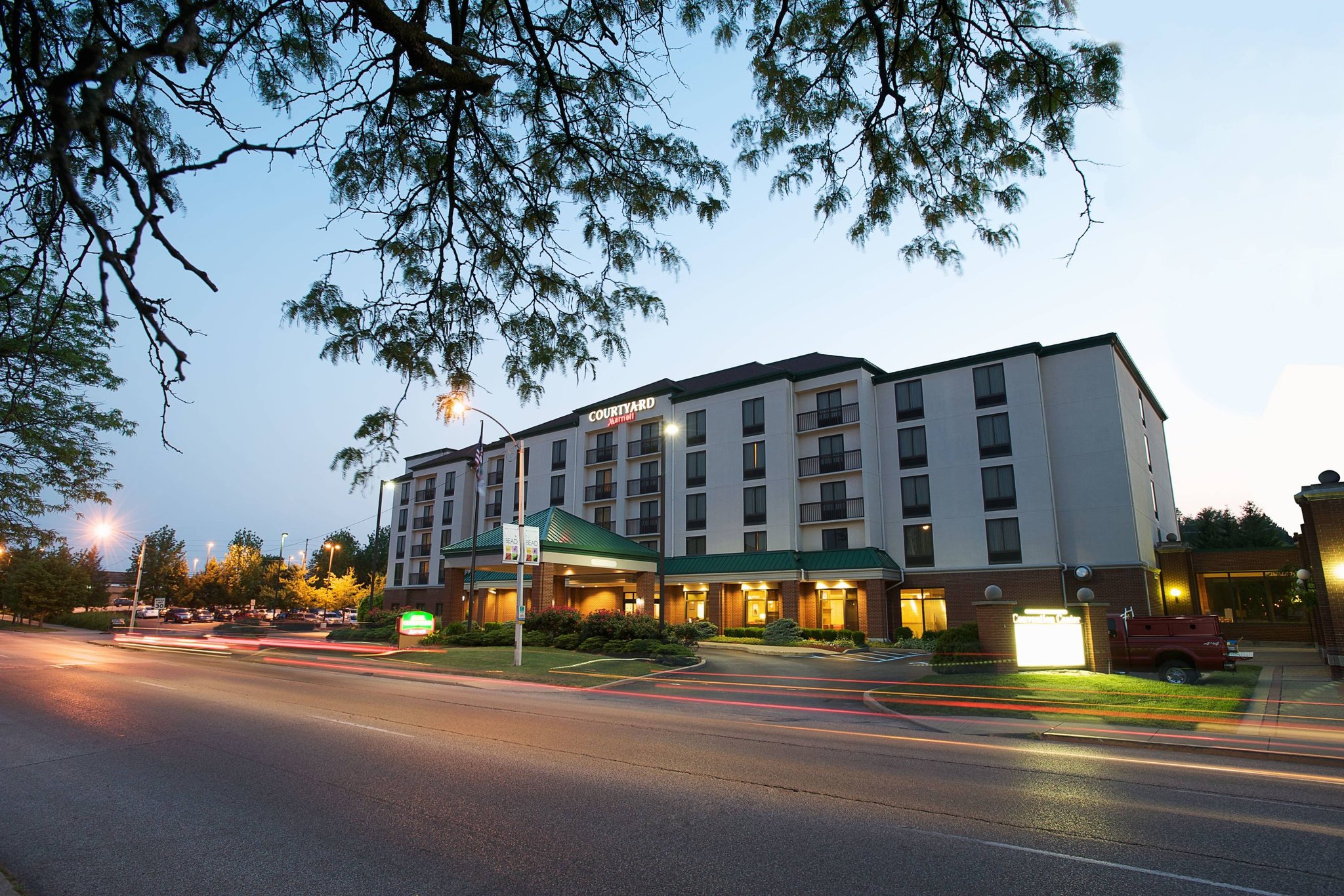 Courtyard by Marriott Bloomington Photo