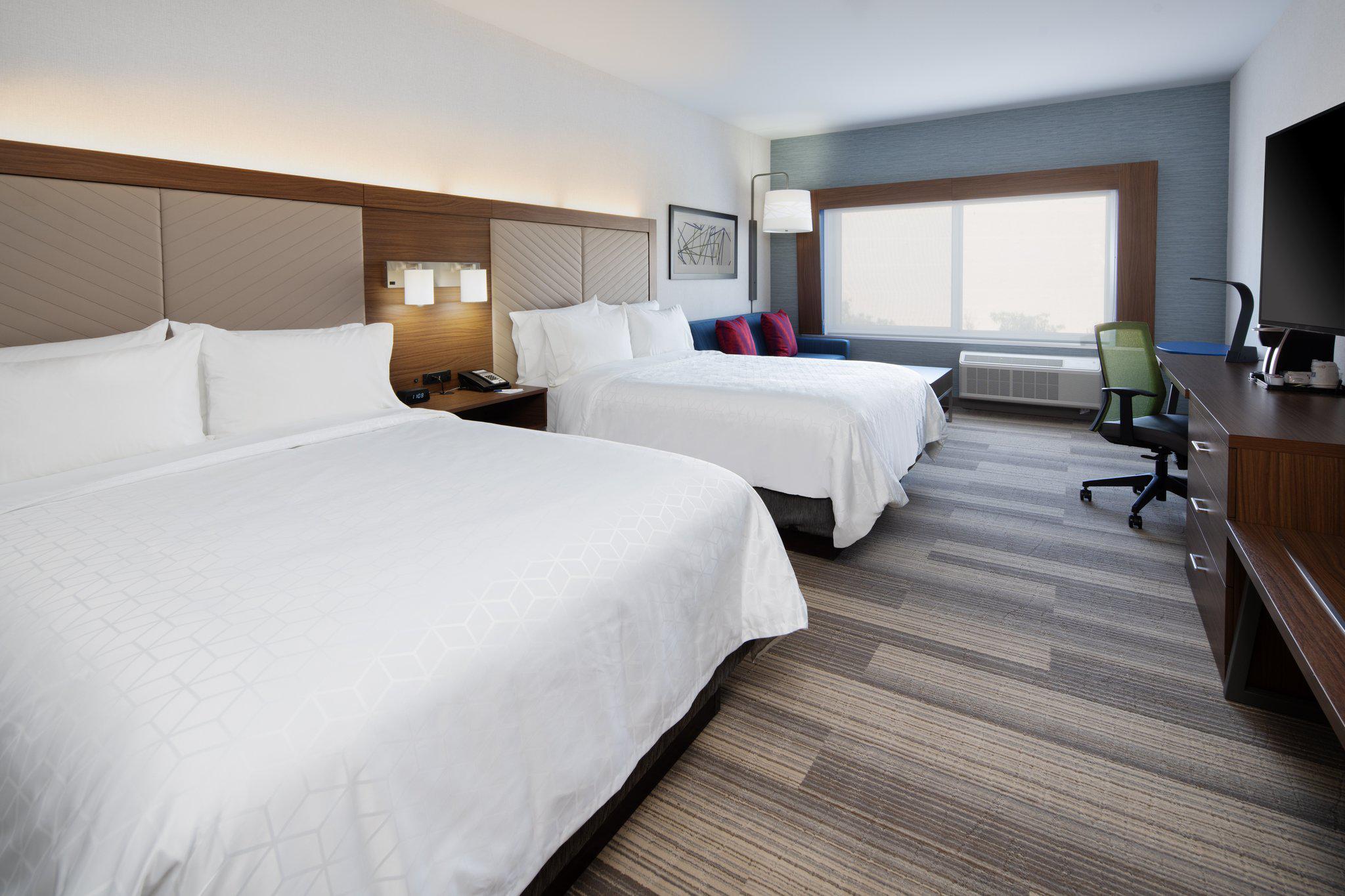 Holiday Inn Express & Suites Murrieta - Temecula Photo