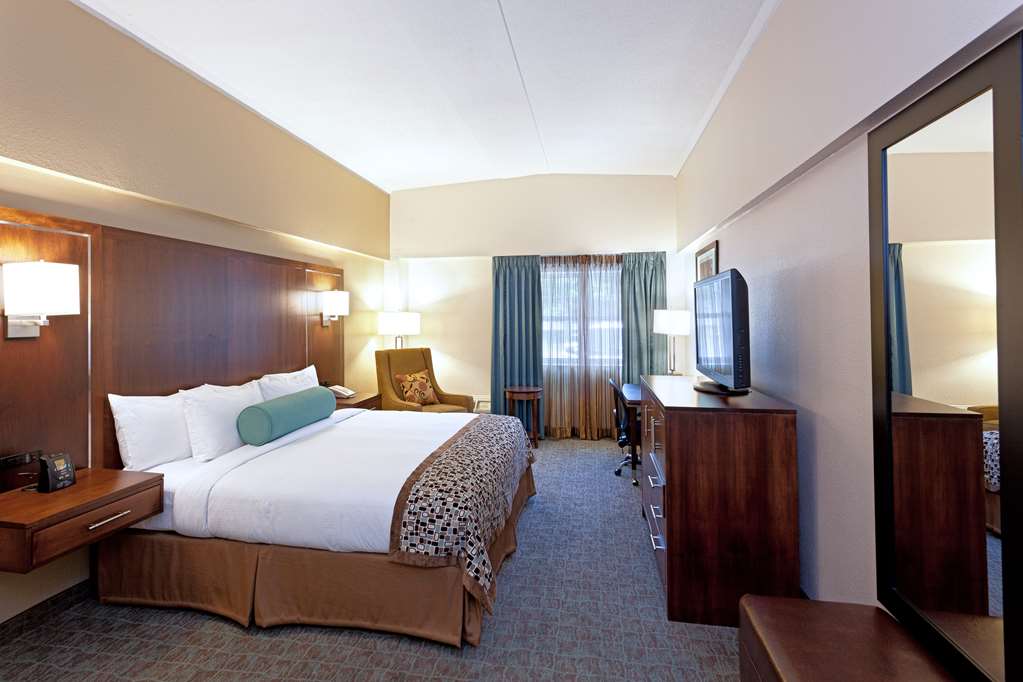 DoubleTree by Hilton Hotel Cape Cod - Hyannis Image