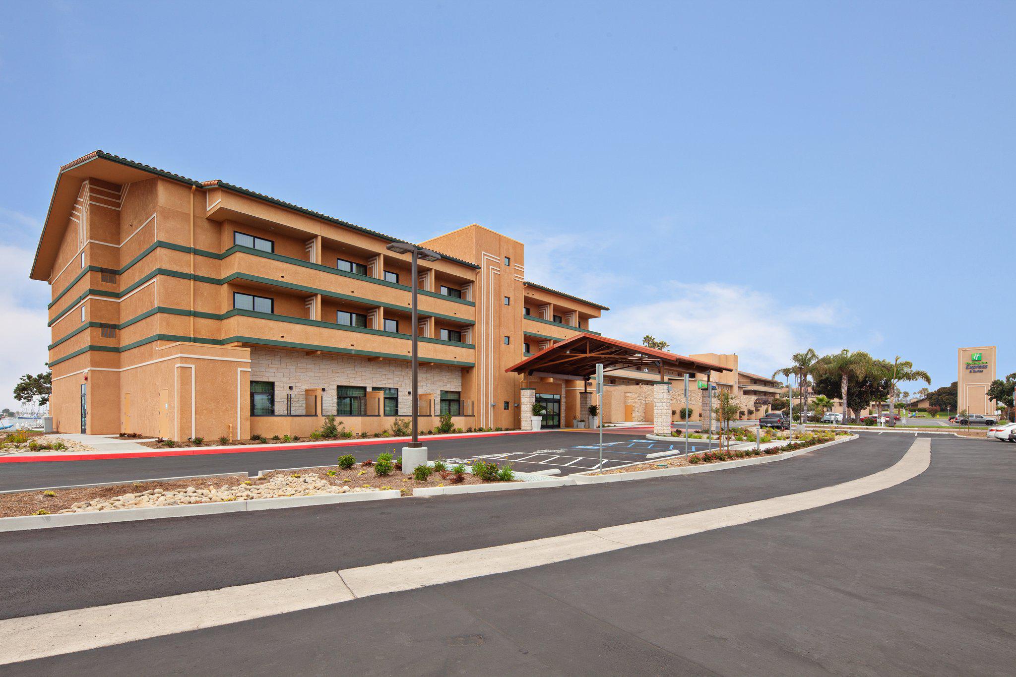 Holiday Inn Express & Suites Ventura Harbor Photo