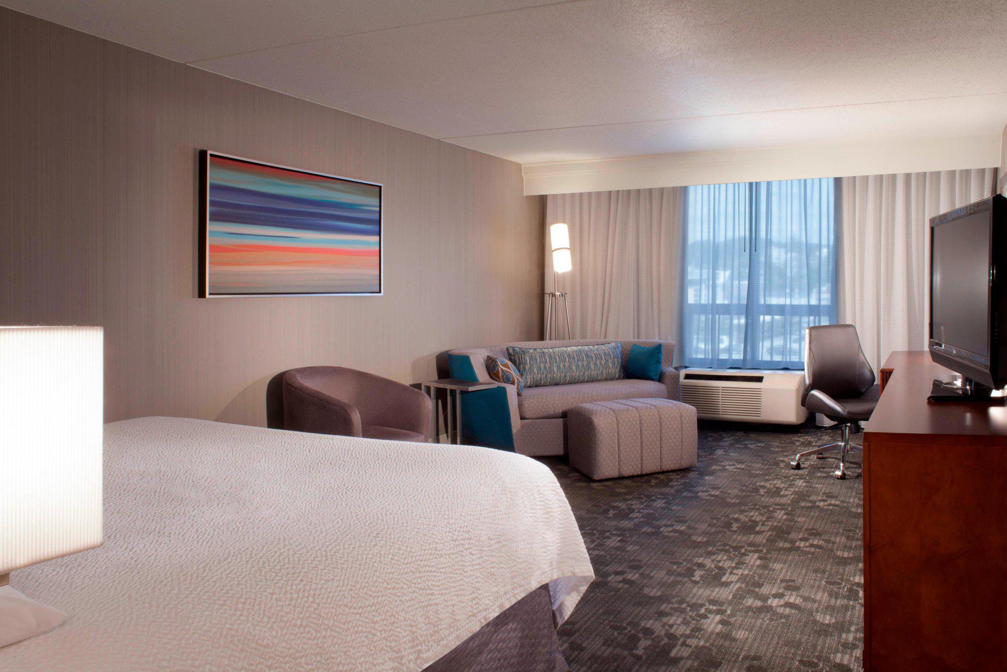 Courtyard by Marriott Bloomington Photo