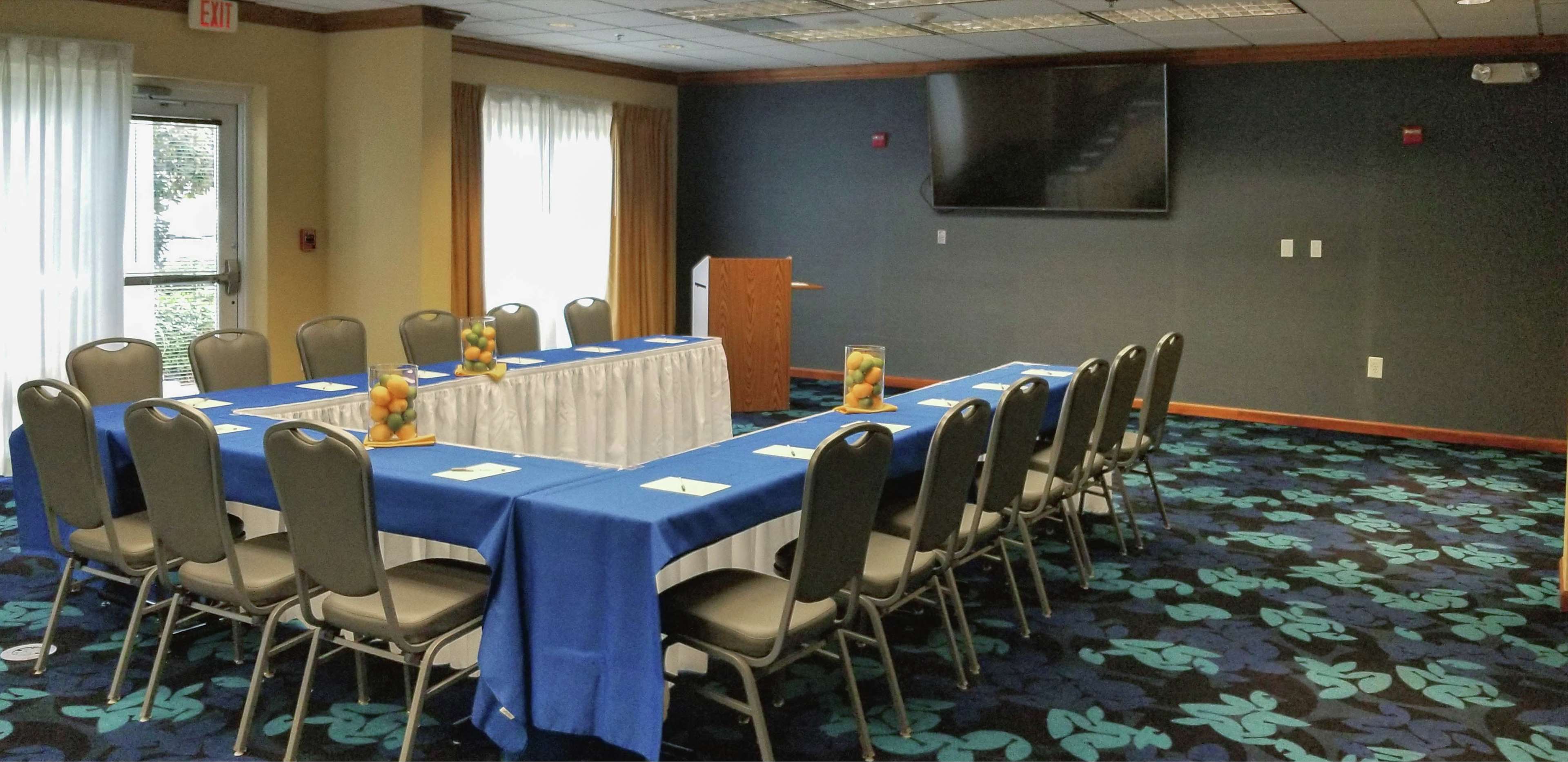 Hampton Inn & Suites Jacksonville Deerwood Park Photo