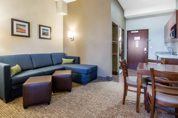 Images Comfort Inn & Suites