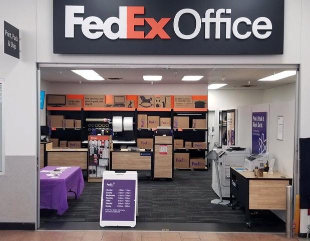 Images FedEx Office Print & Ship Center