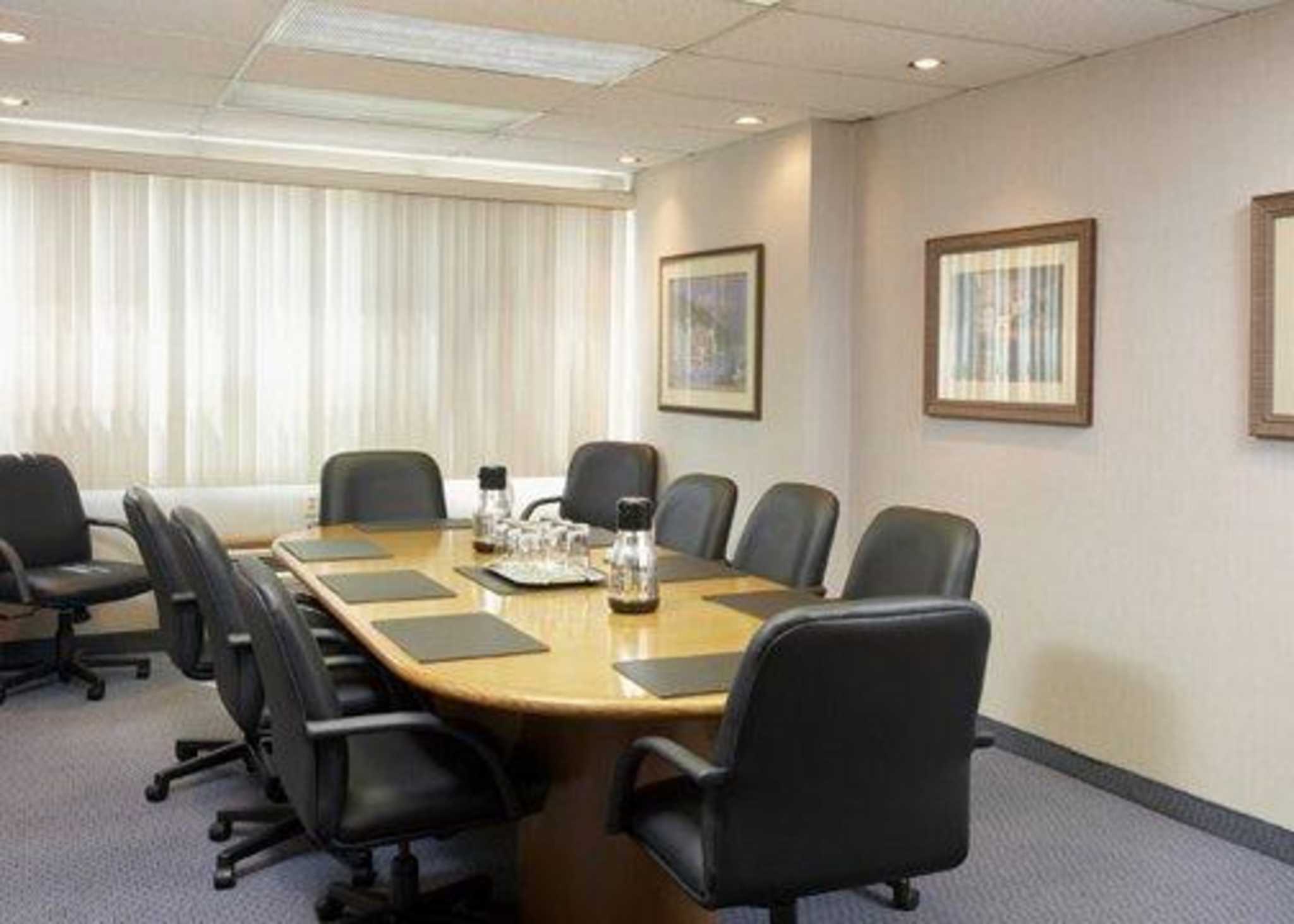 Images Quality Inn & Suites P.E. Trudeau Airport