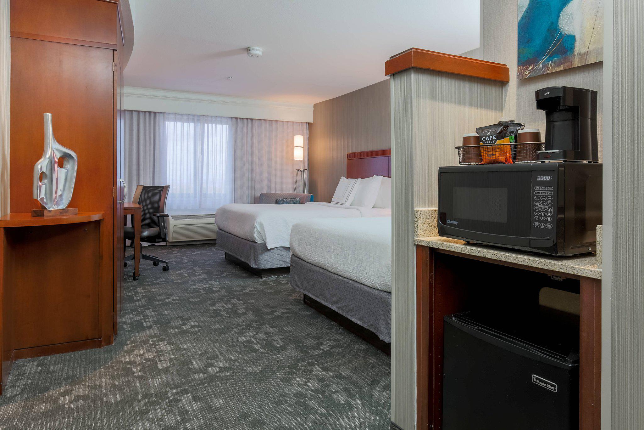 Courtyard by Marriott Las Vegas South Photo