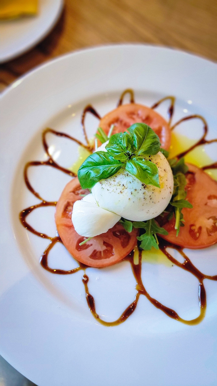 Burrata E Tomato
