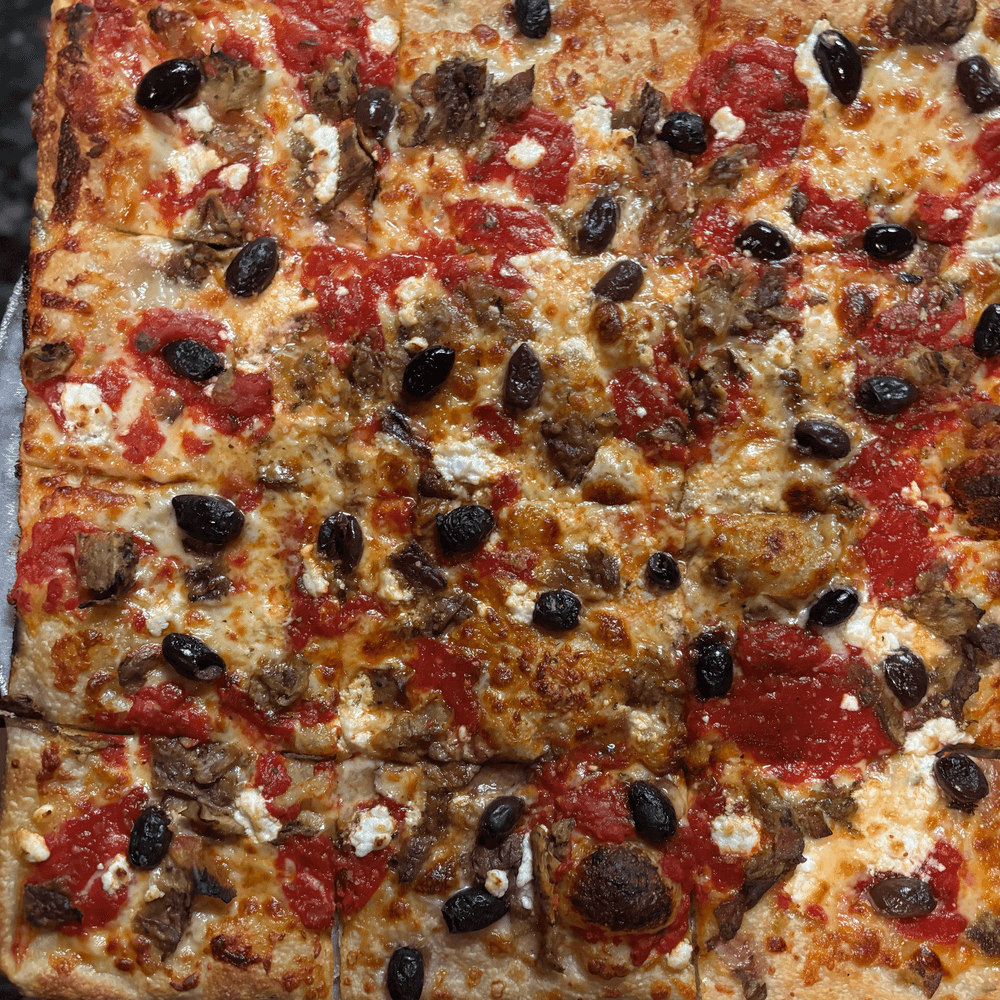 Grandma Madeleine Pizza