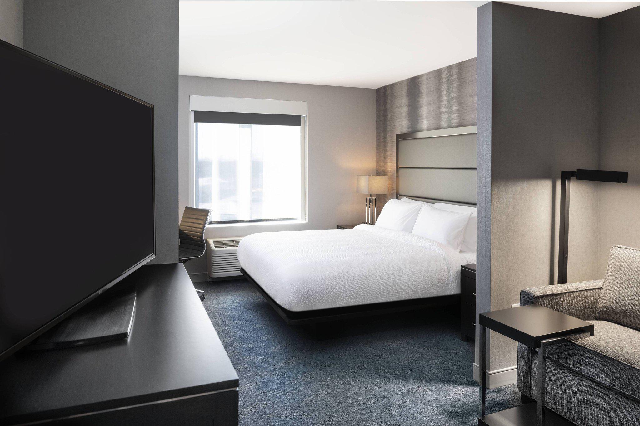 Fairfield Inn & Suites by Marriott Boston Logan Airport/Chelsea Photo