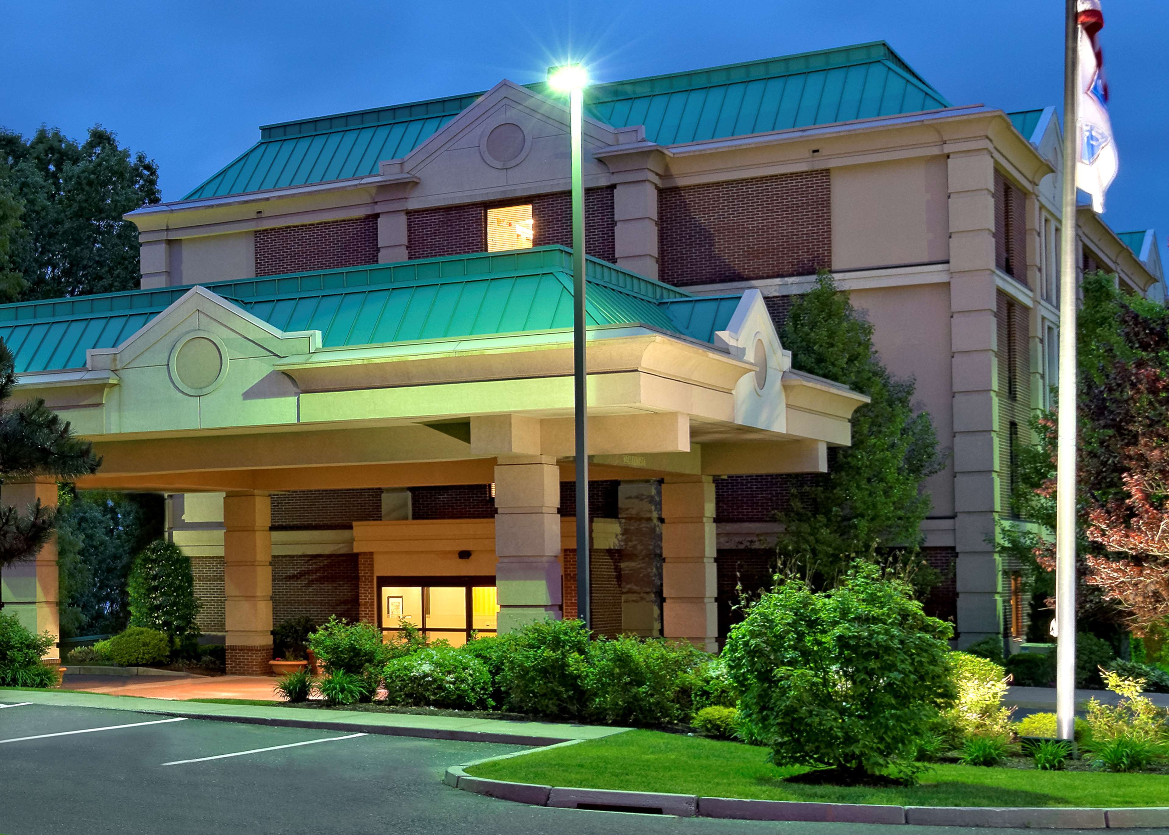 Hampton Inn Hartford/Airport Photo