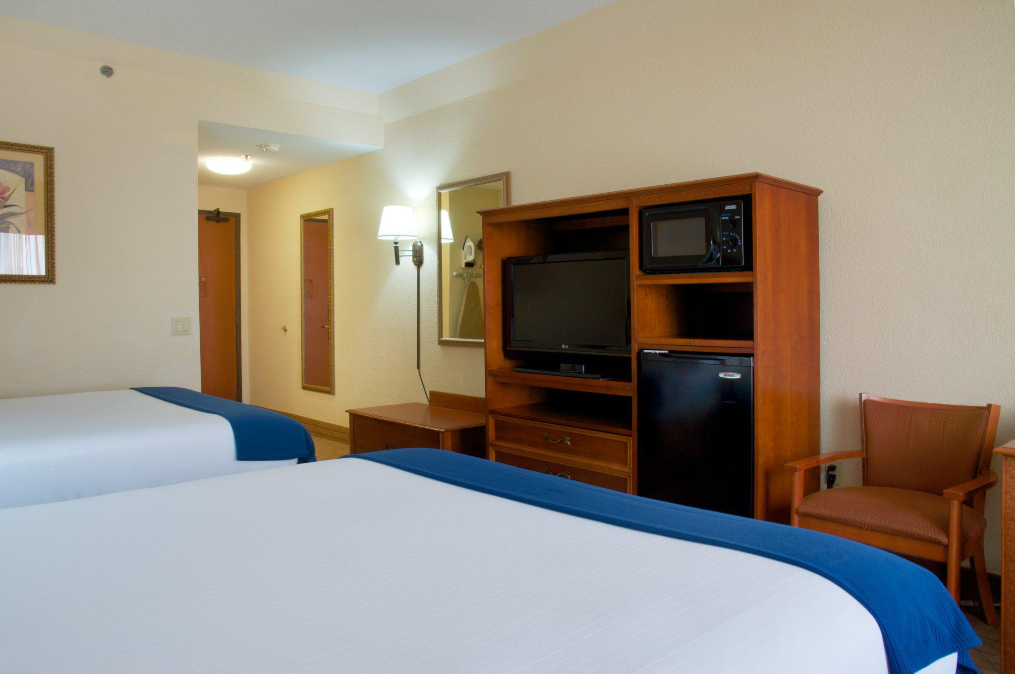 Holiday Inn Express & Suites Houston - Memorial Park Area Photo