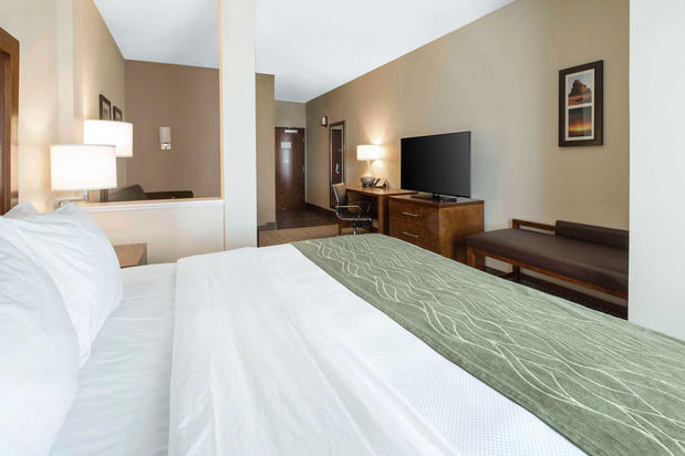 Images Comfort Inn & Suites