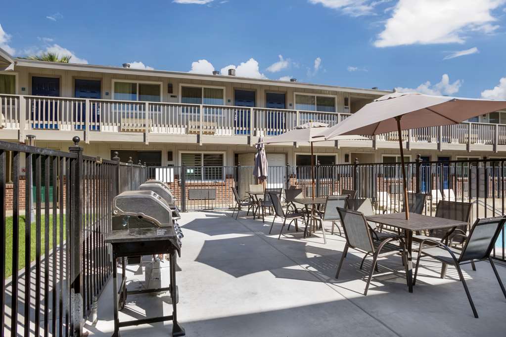 Best Western Shadow Inn Image