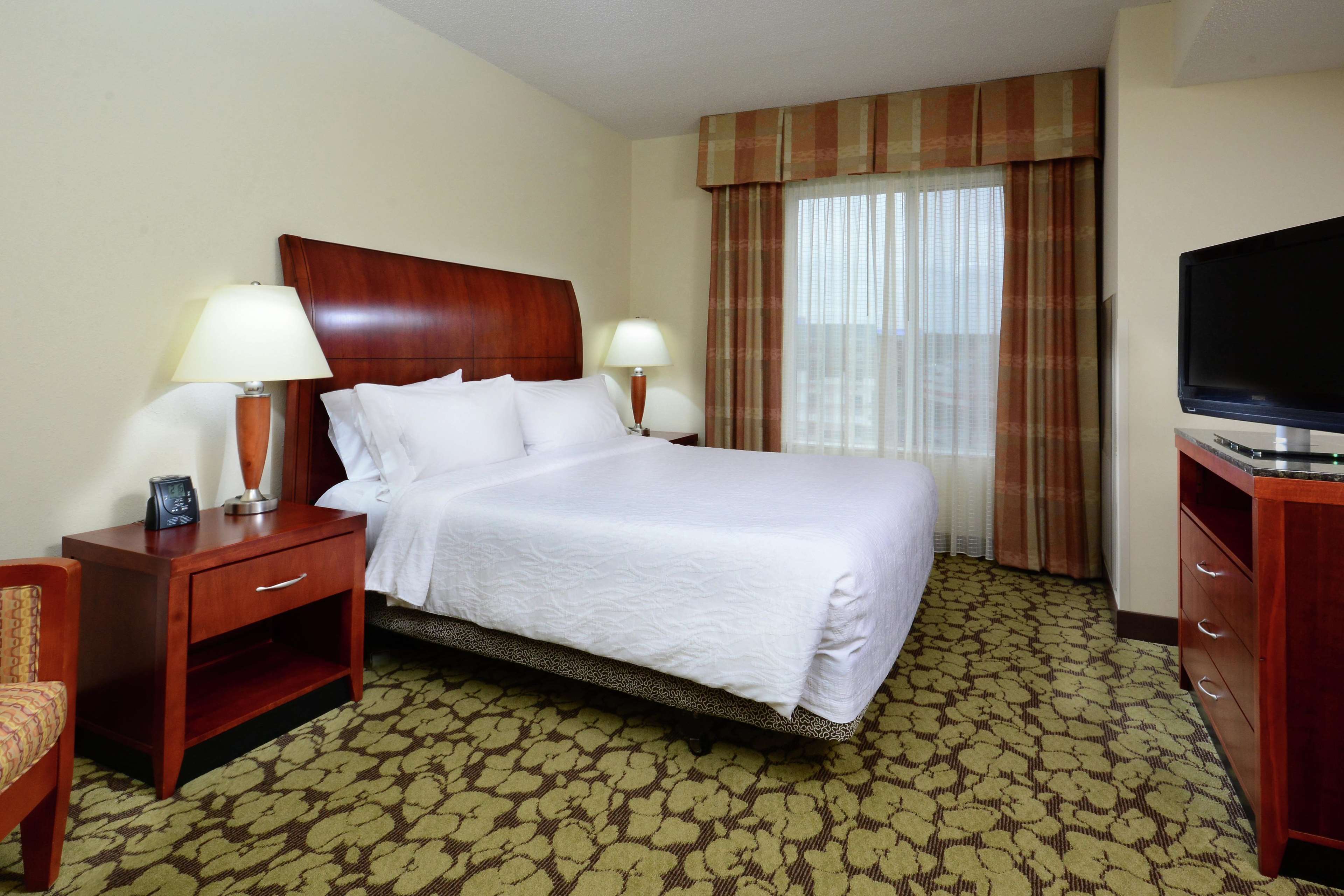 Hilton Garden Inn Raleigh Triangle Town Center Photo