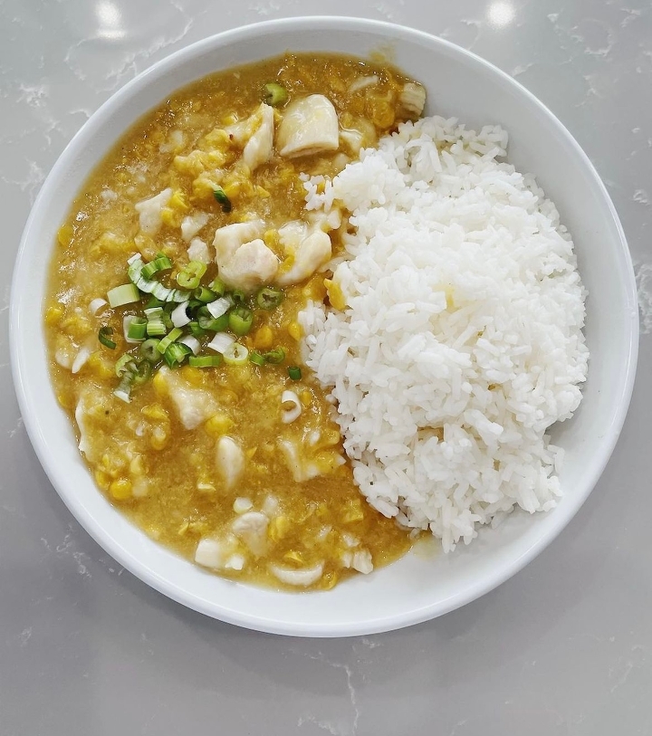 (S) Chicken with Corn Over Rice 粟米鸡粒饭