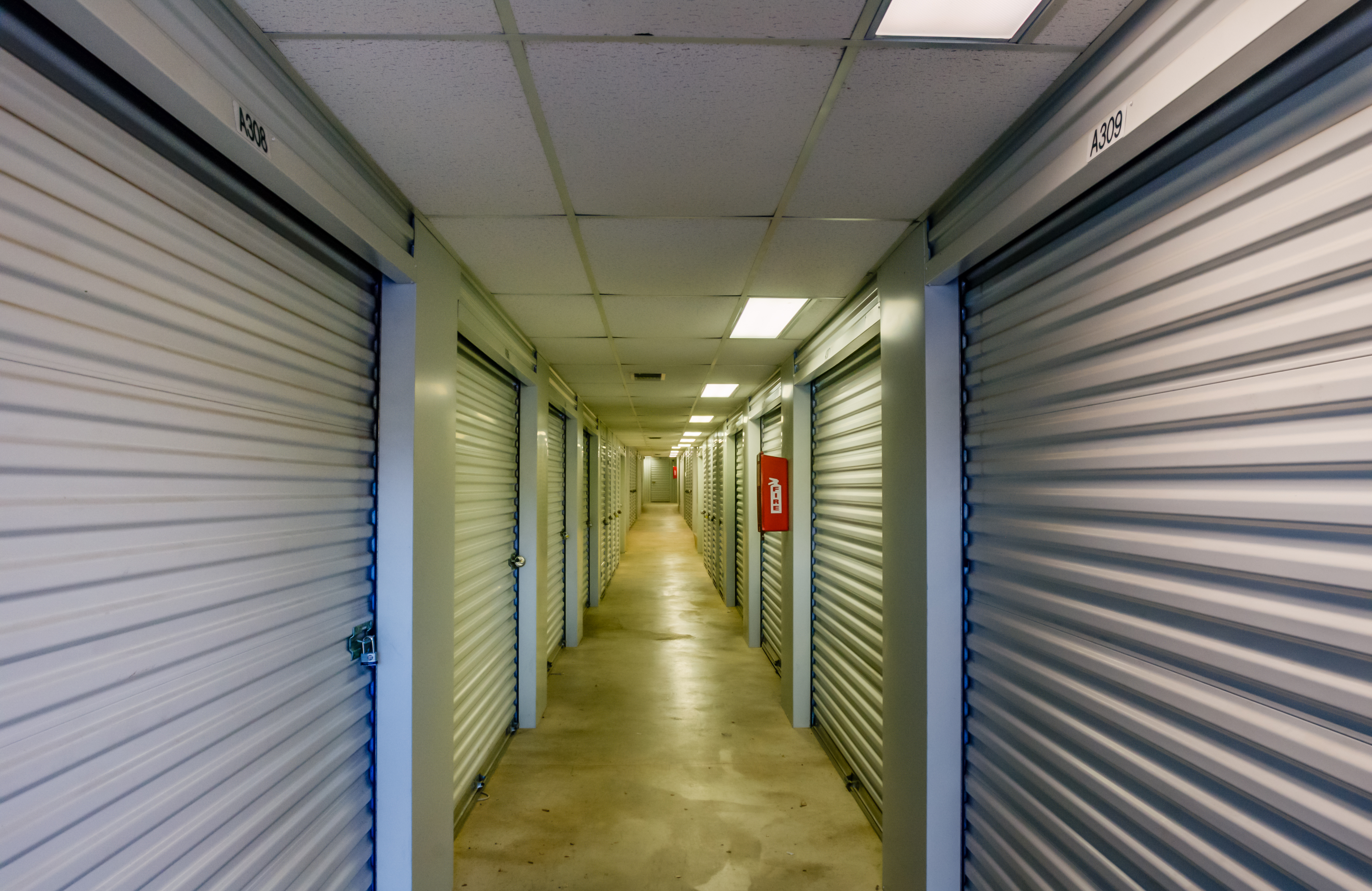 Lockaway Storage - Airport Photo