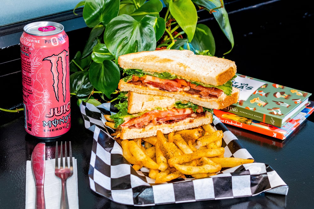 BLT With Chipotle Aioli Sauce