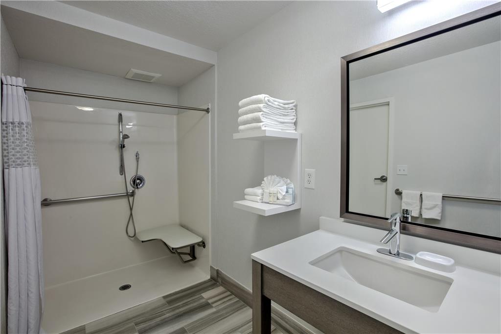 Hampton Inn and Suites Hermosa Beach Image