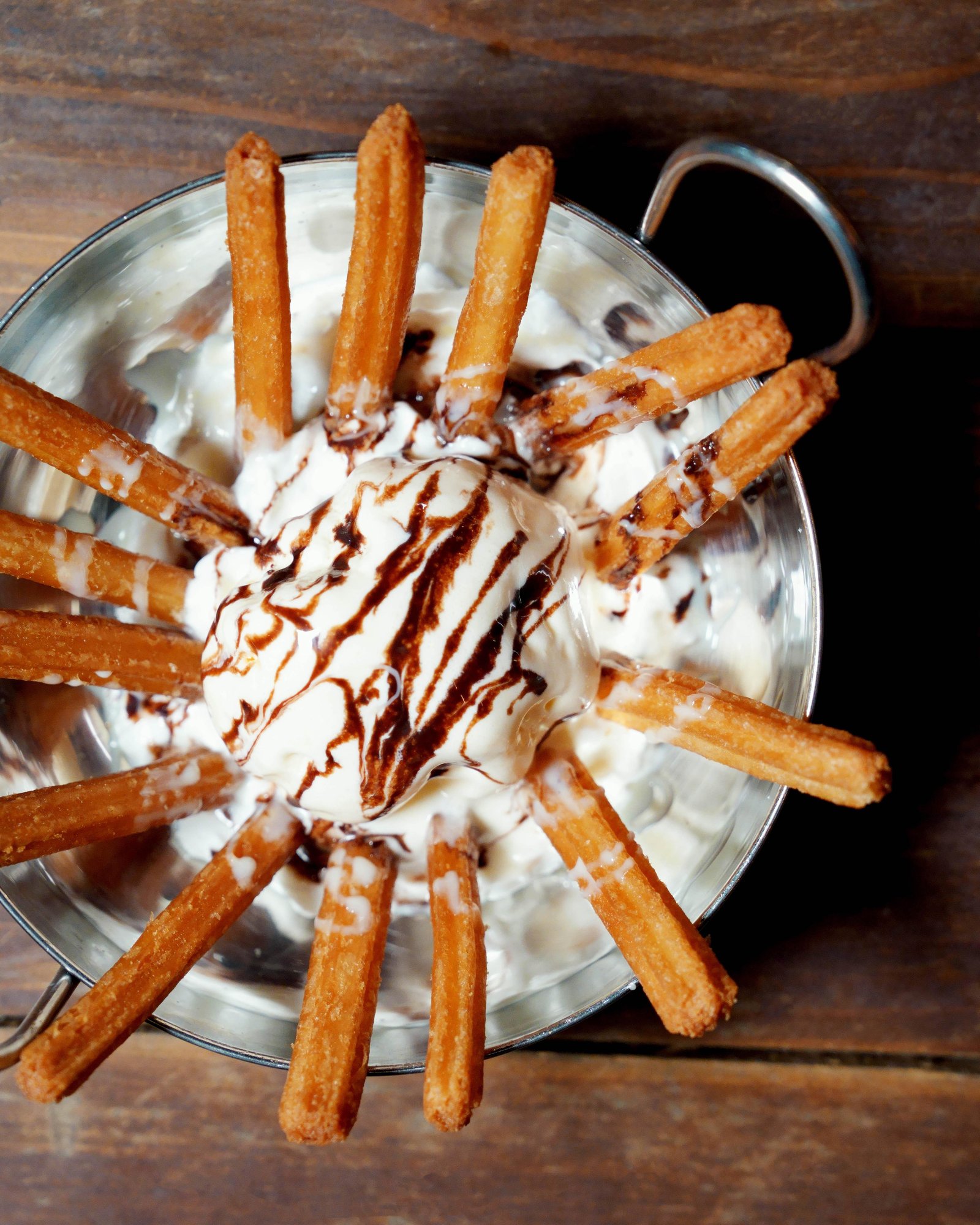 CHURROS WITH ICE CREAM