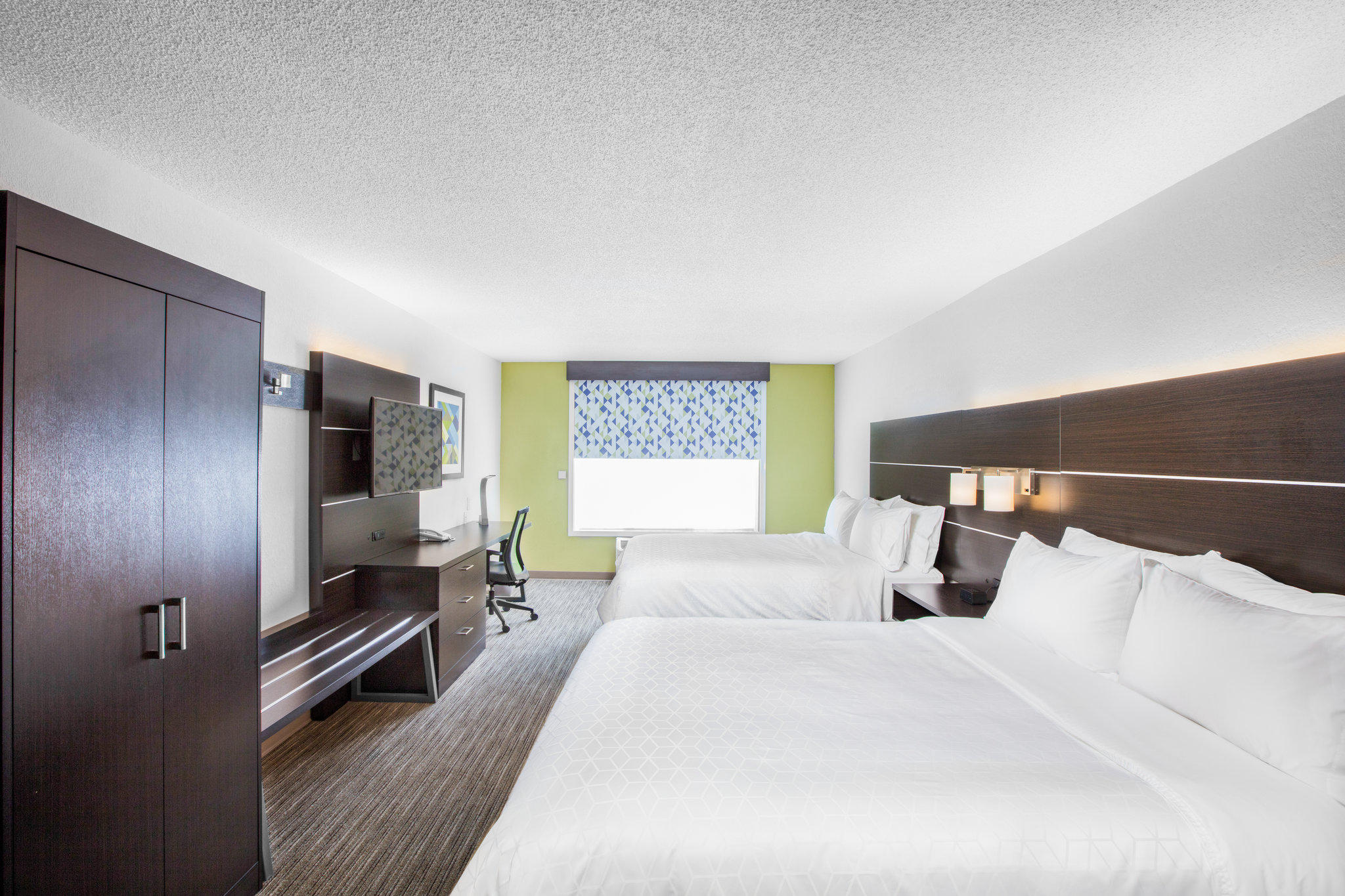 Holiday Inn Express & Suites Altoona-Des Moines Photo