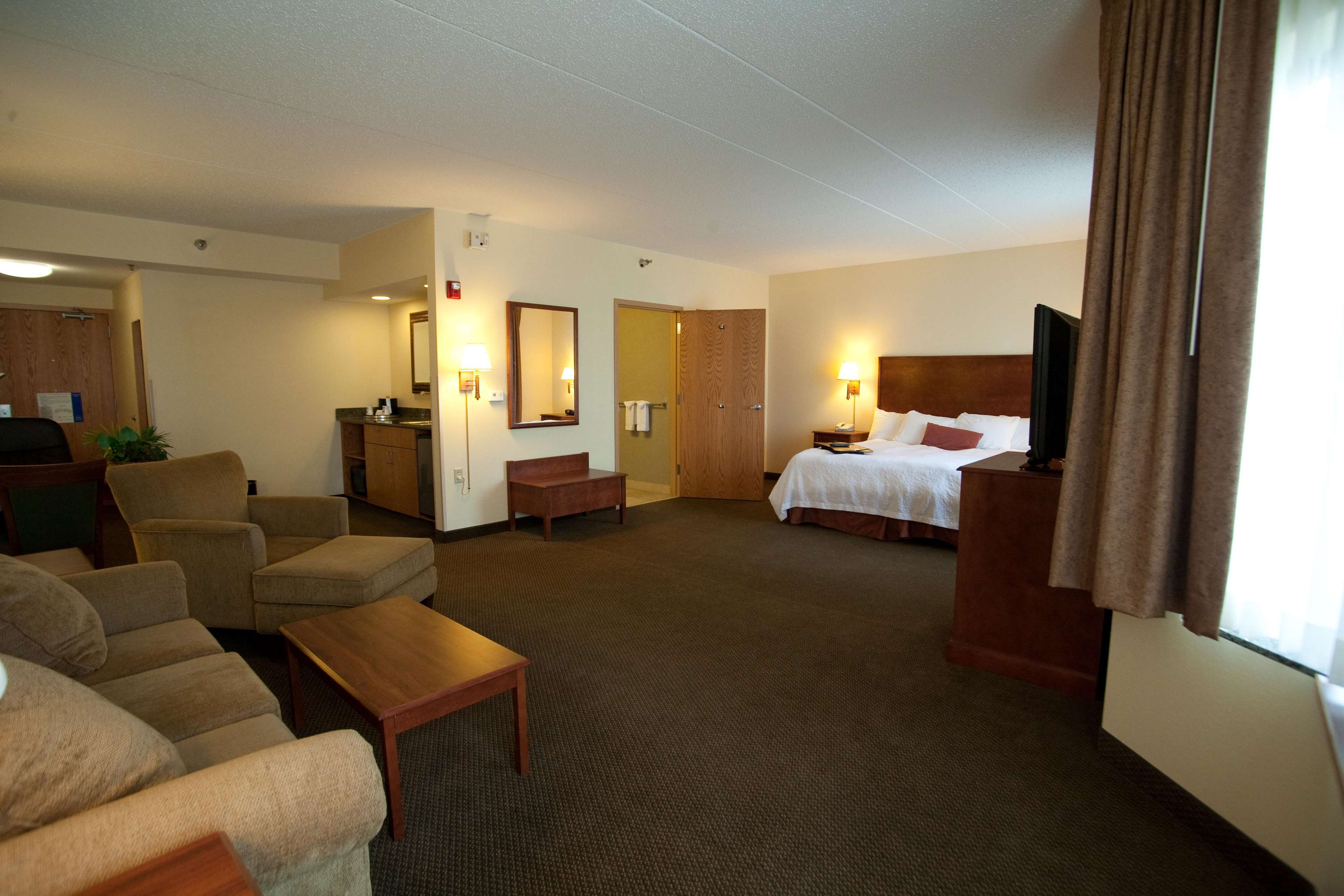 Hampton Inn & Suites Bemidji Photo