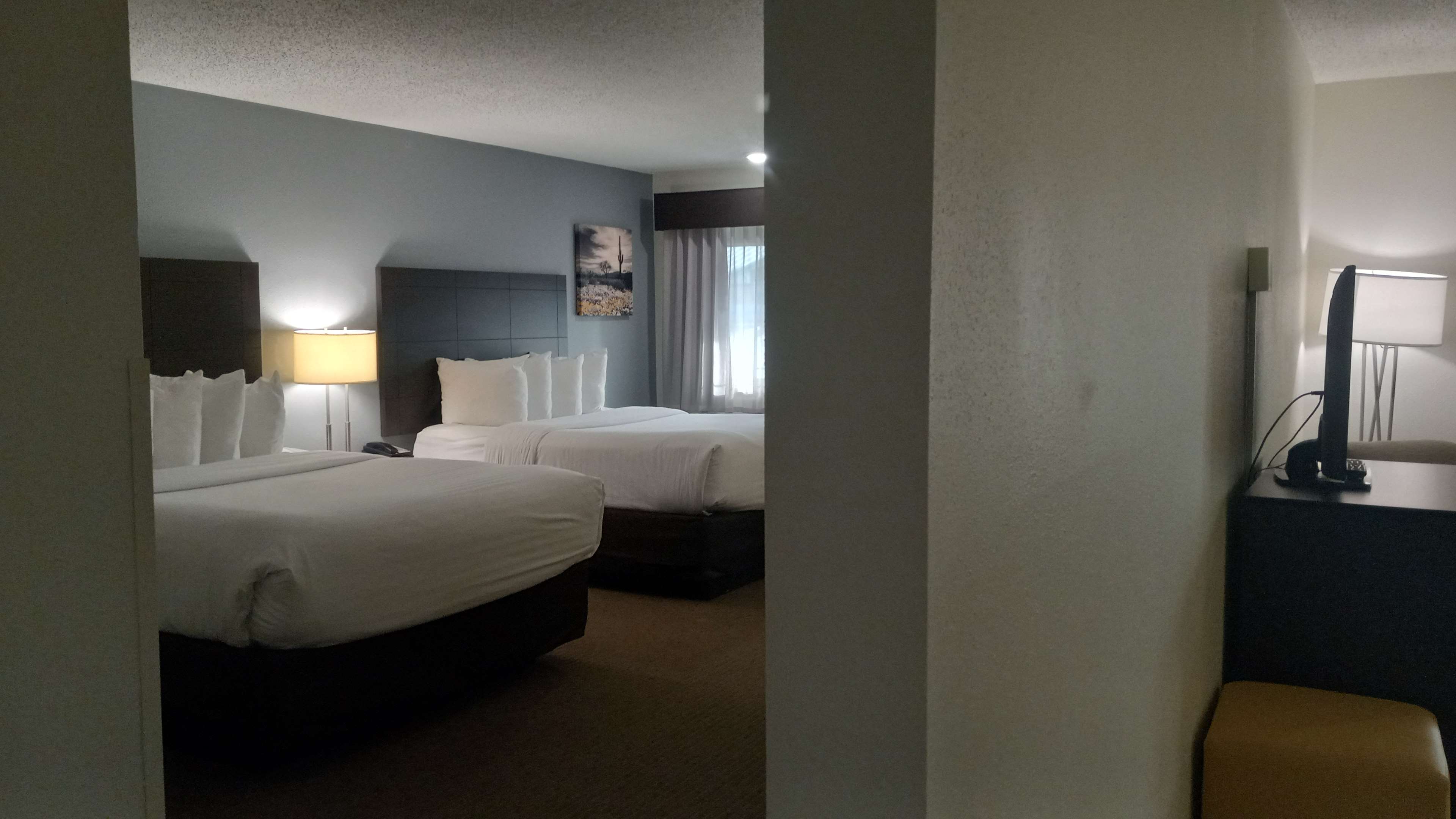 Double Queen with Sofabed + 2 RMS