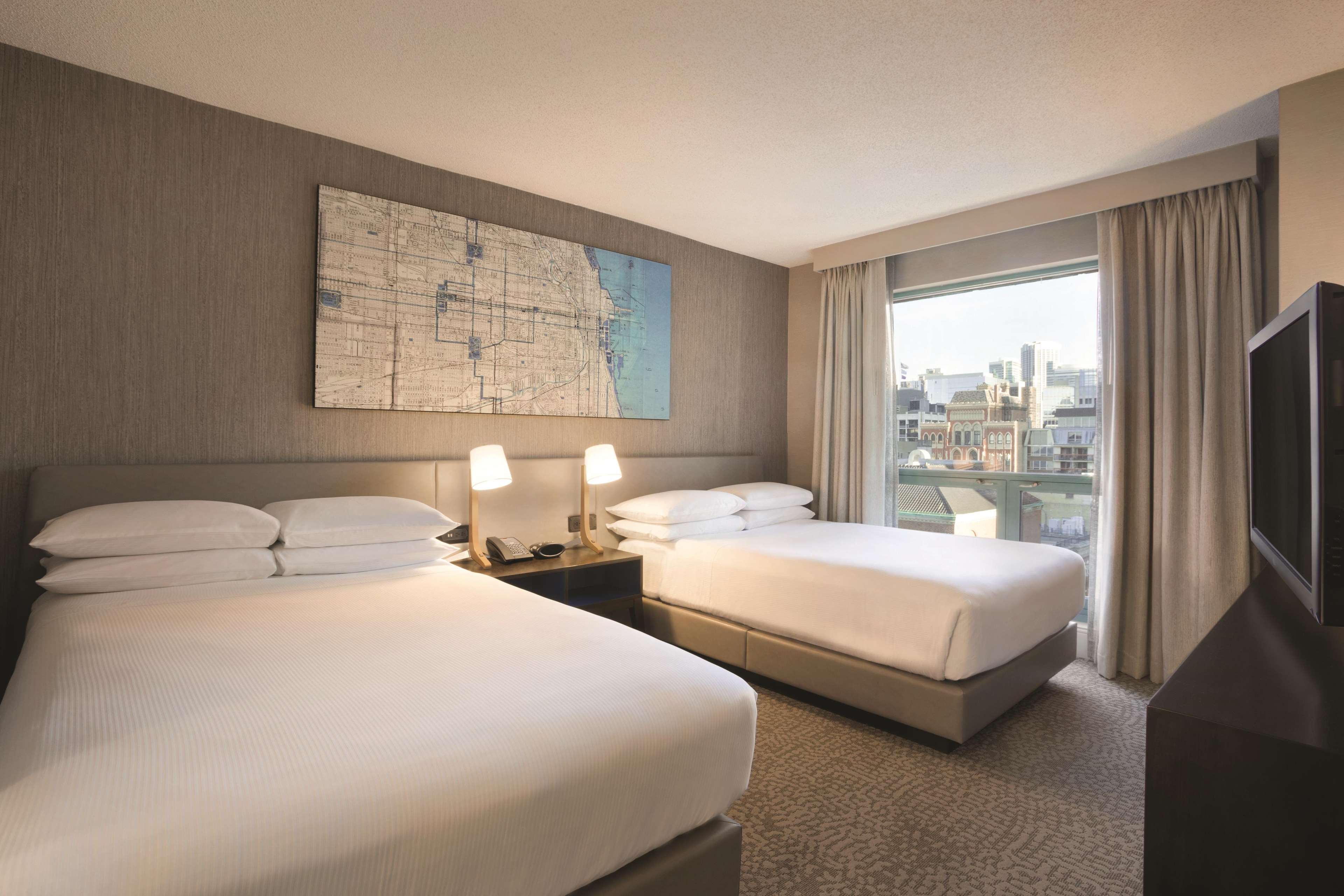 Hilton Chicago/Magnificent Mile Suites Photo