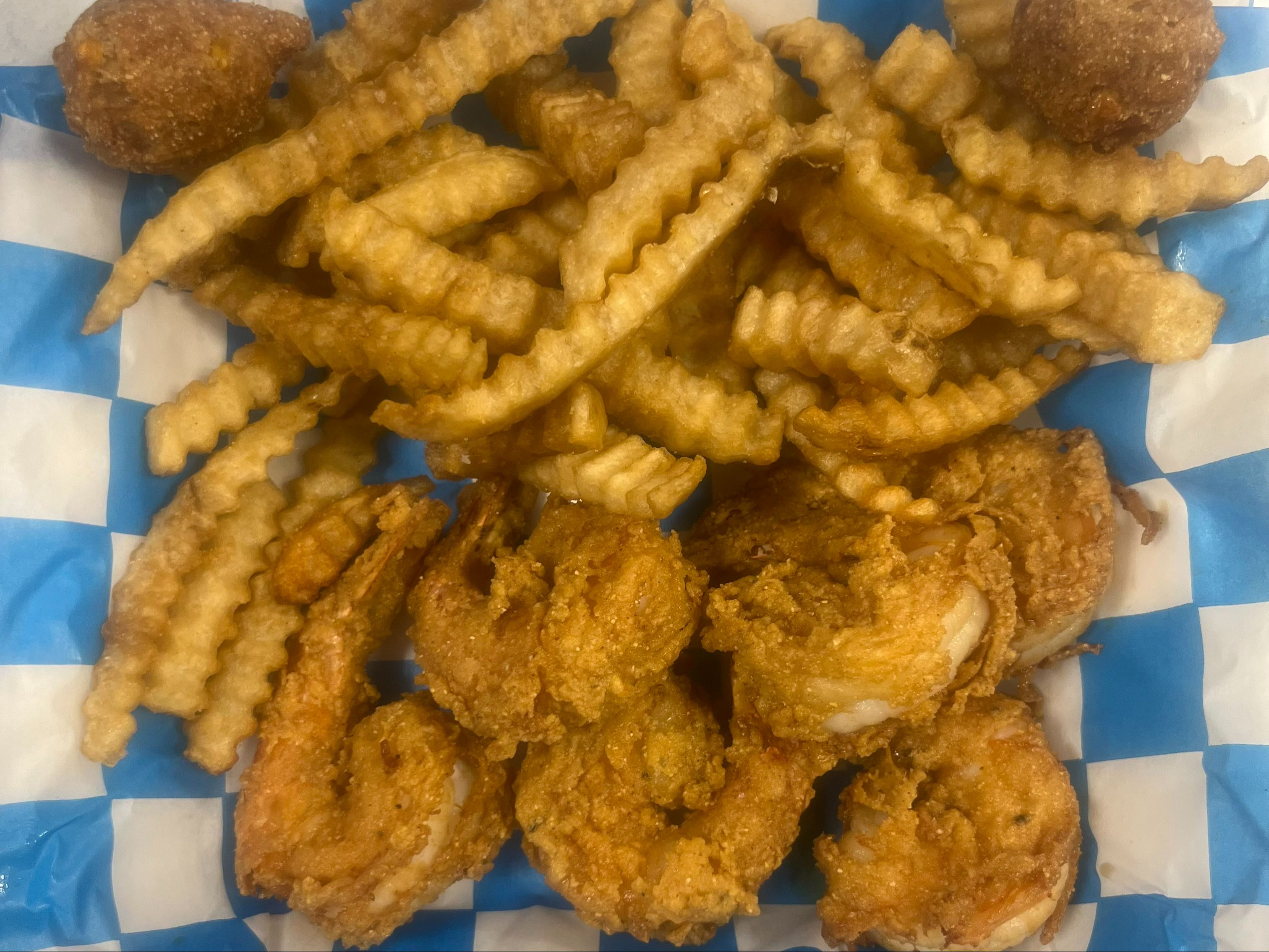 6 Piece Fried Jumbo Shrimp Dinner with 2 Hushpuppies