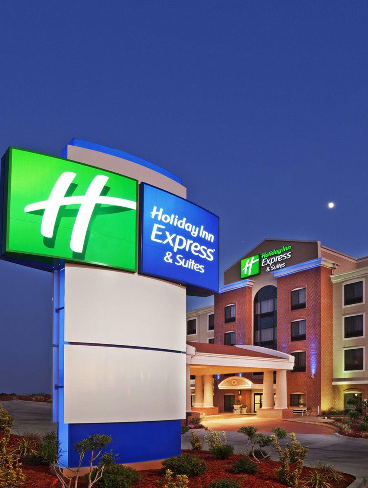 Holiday Inn Express & Suites Greensburg Photo