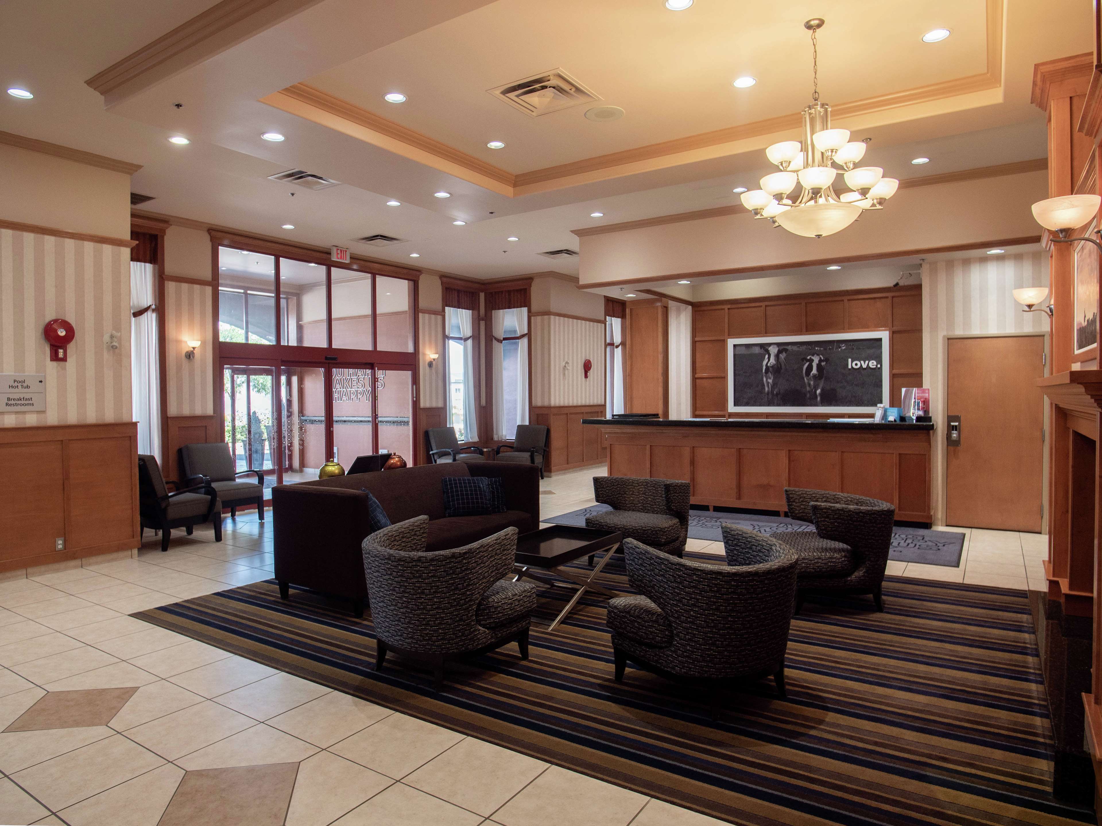 Hampton Inn by Hilton Kamloops, 1245 Rogers Way, Kamloops, BC, Hotels