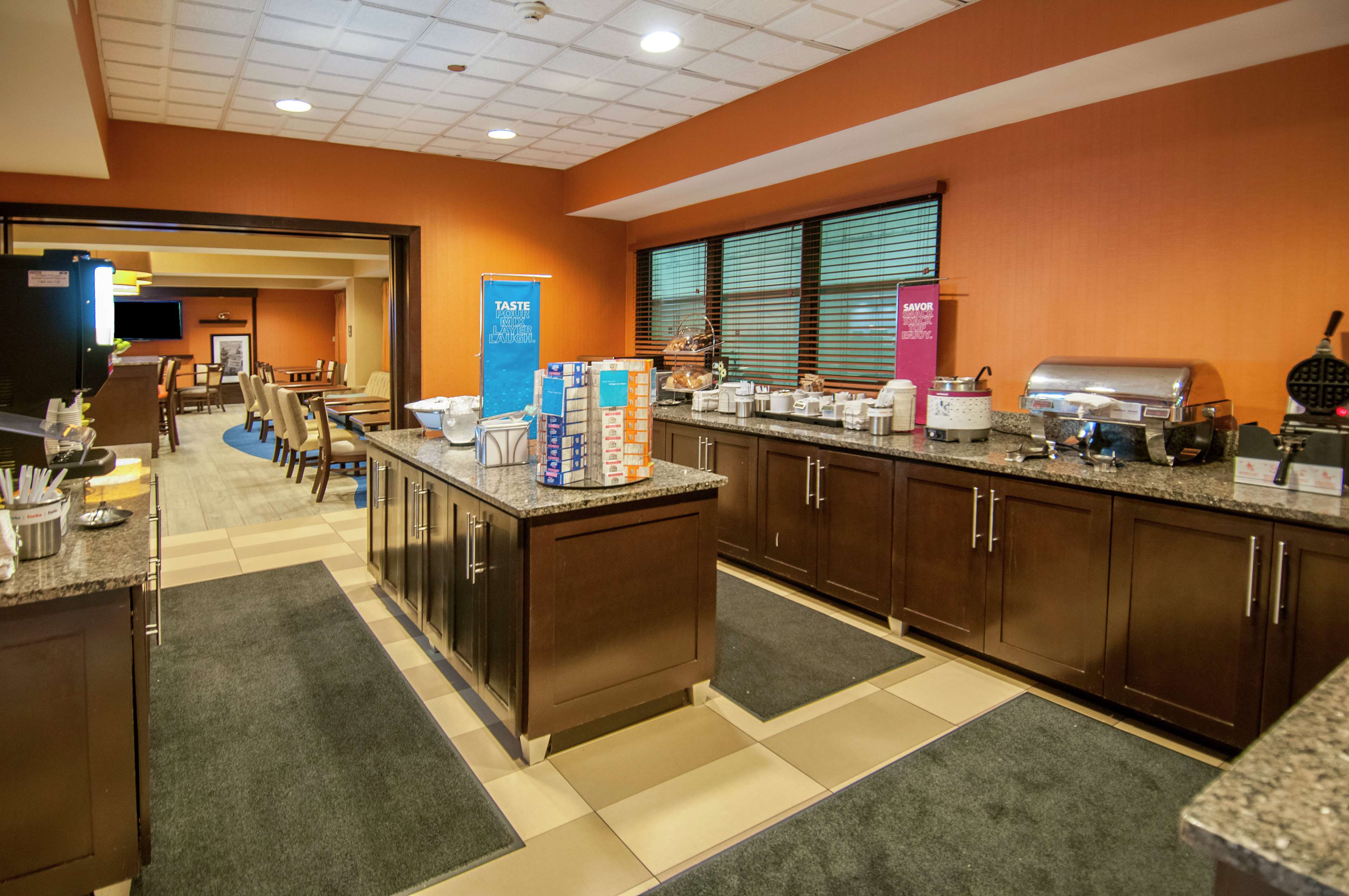 Hampton Inn Metairie Photo