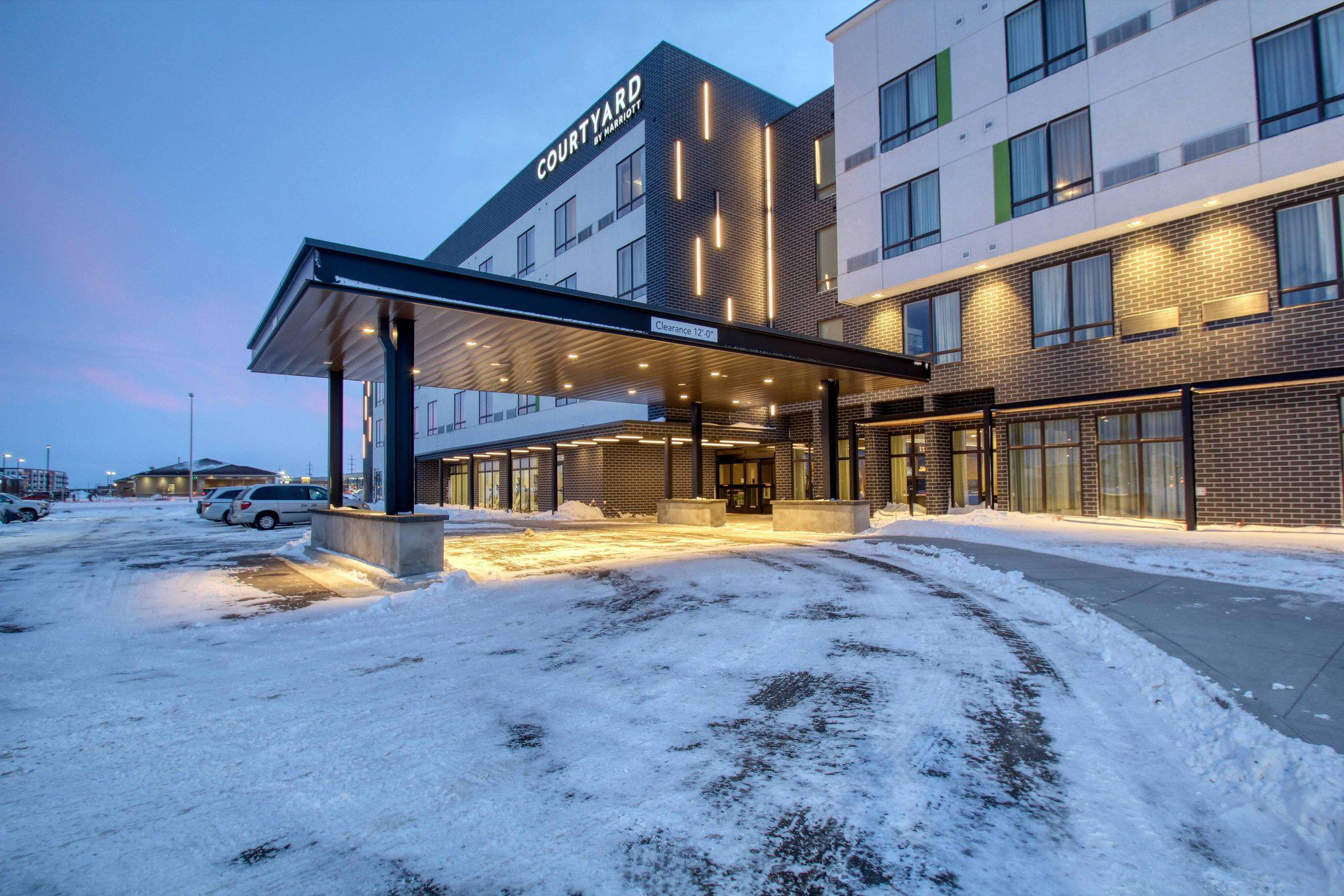 Courtyard by Marriott Fargo Photo