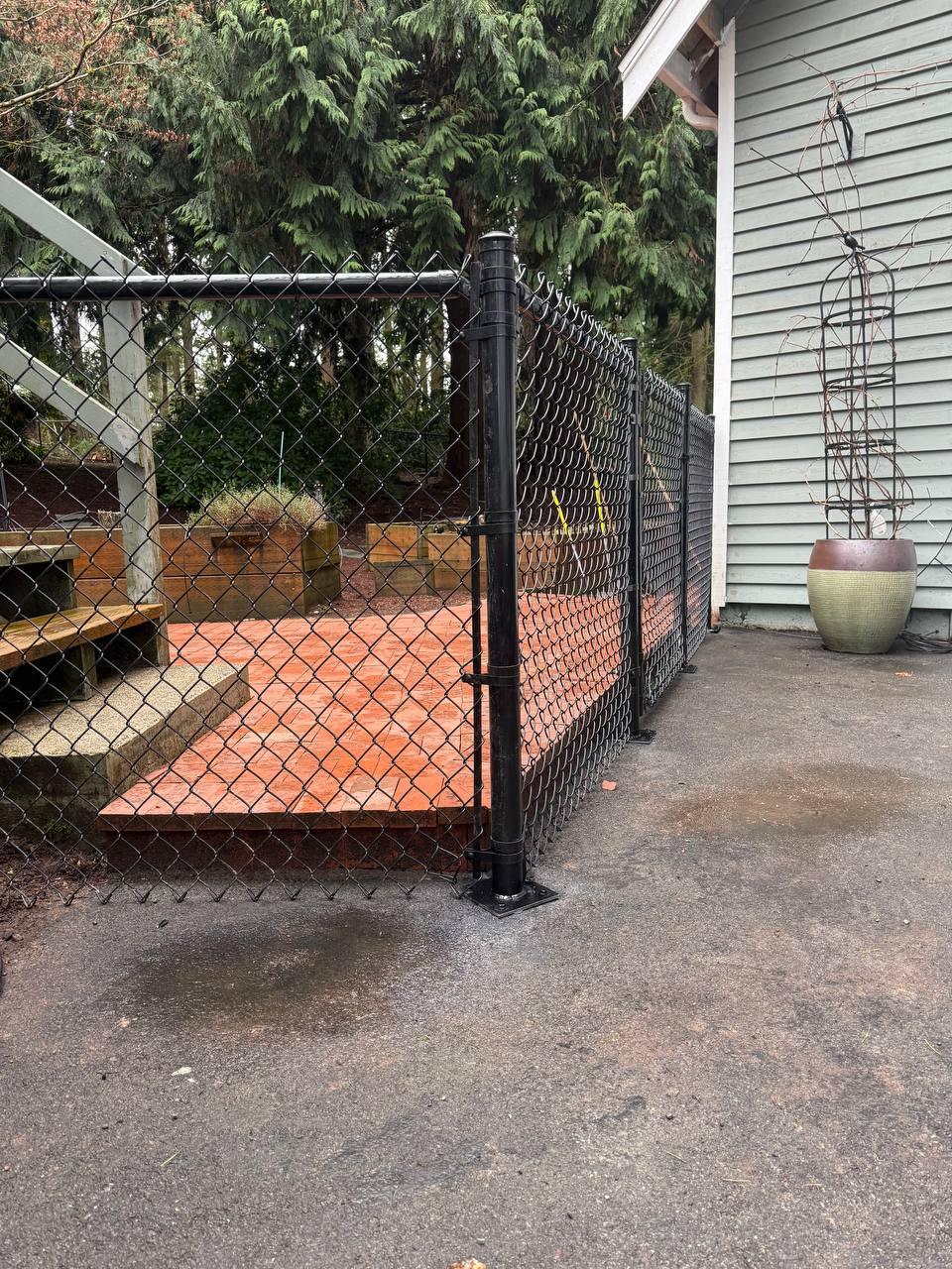 Tidy Beaver Fencing - Fence and Gate Contractor Image