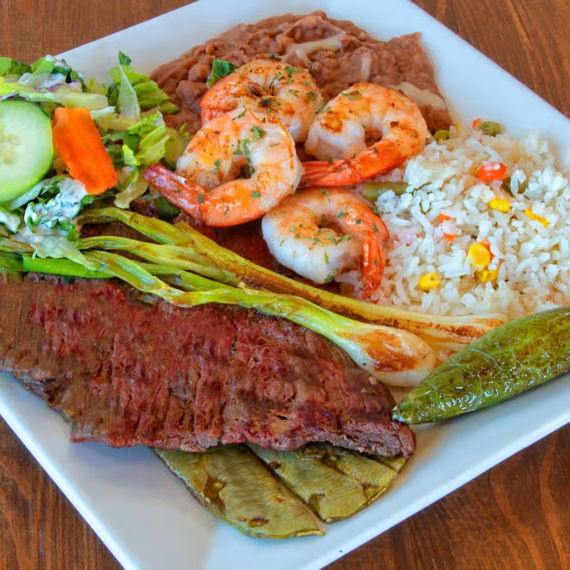 Carne Asada y Camarones