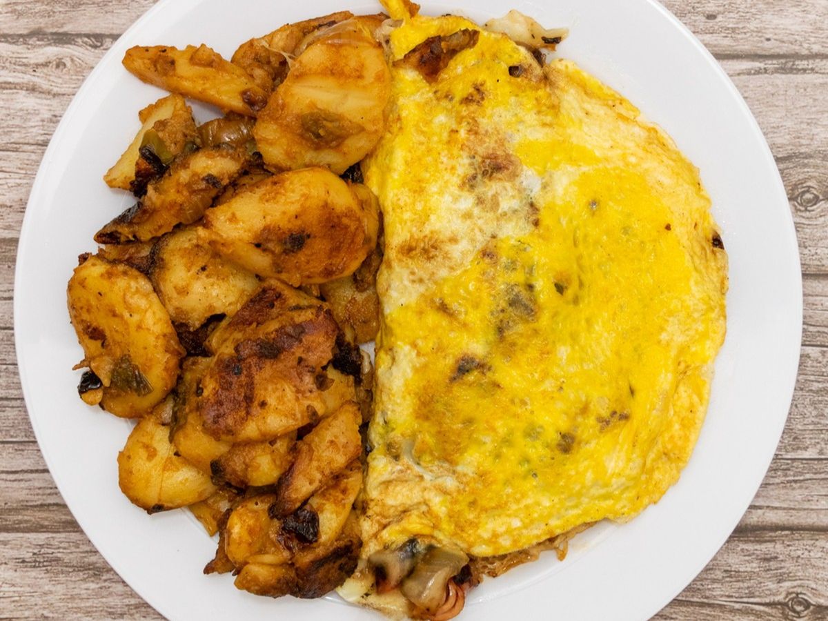 #6. Spinach, Mushrooms, Roasted Peppers & Mozzarella Omelette