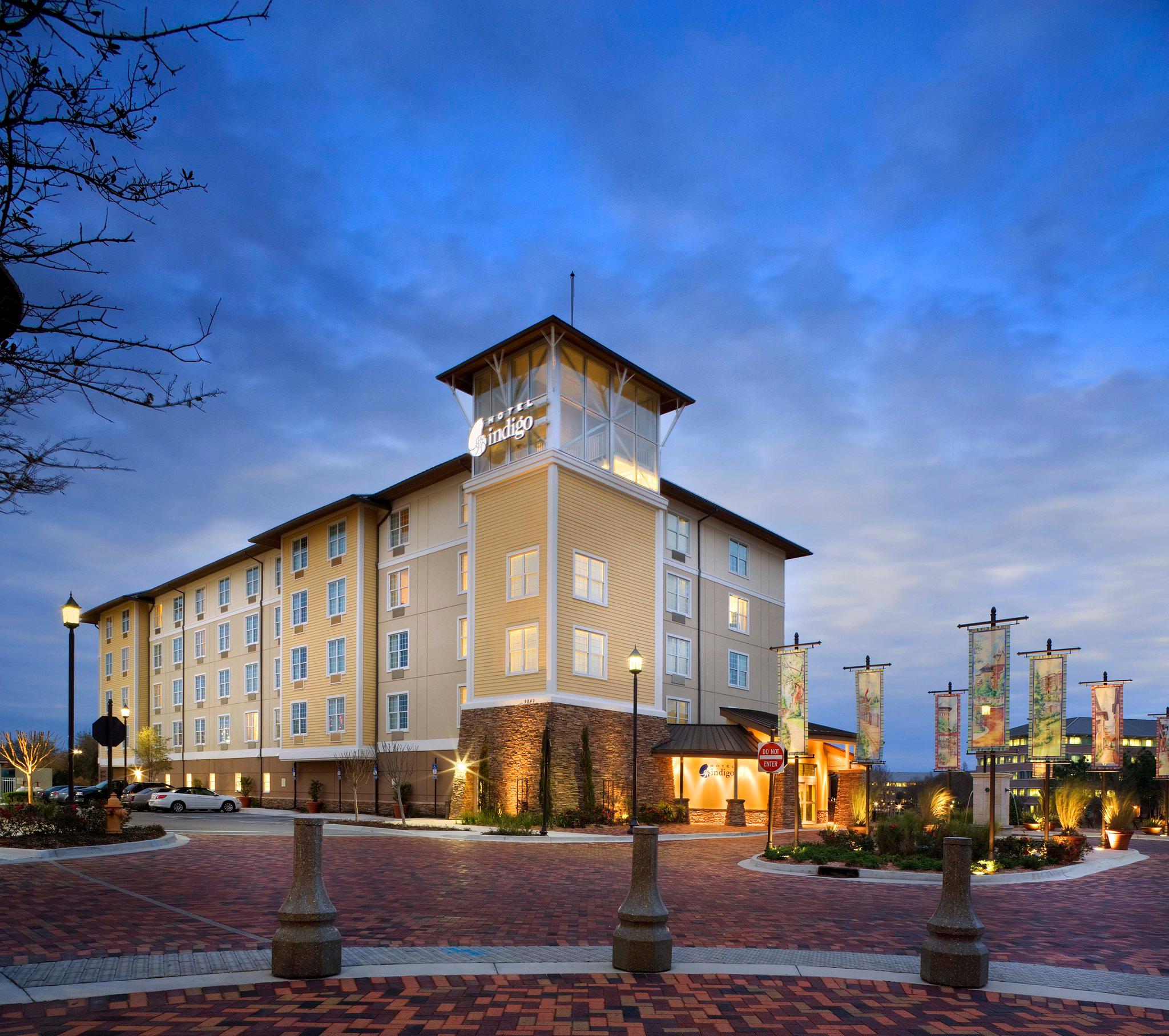 Hotel Indigo Jacksonville-Deerwood Park Photo