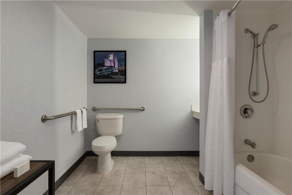 Hilton Garden Inn Cleveland Airport Image