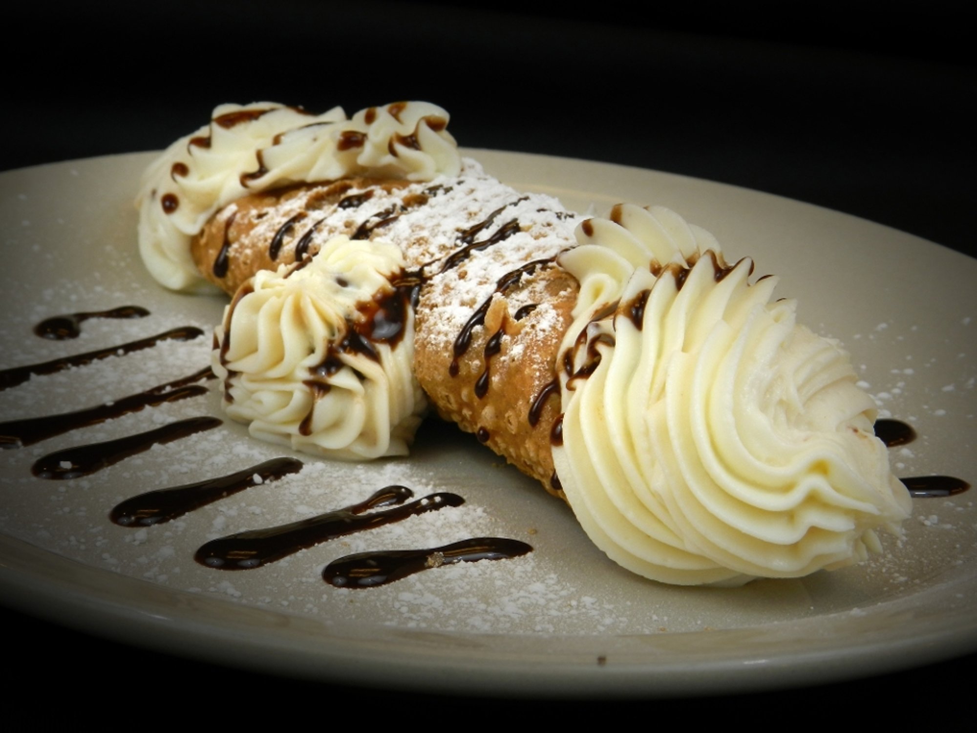 CANNOLI