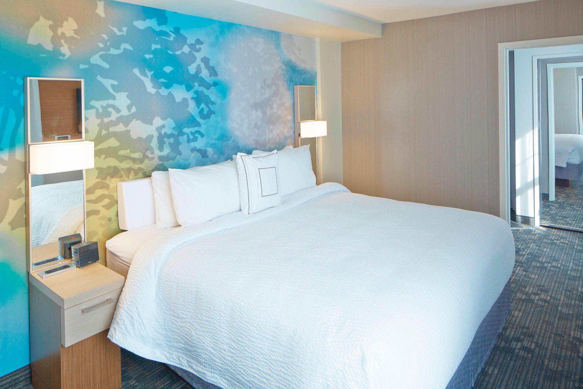 Courtyard by Marriott Lake George Photo