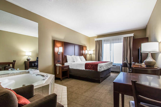 Images Comfort Suites