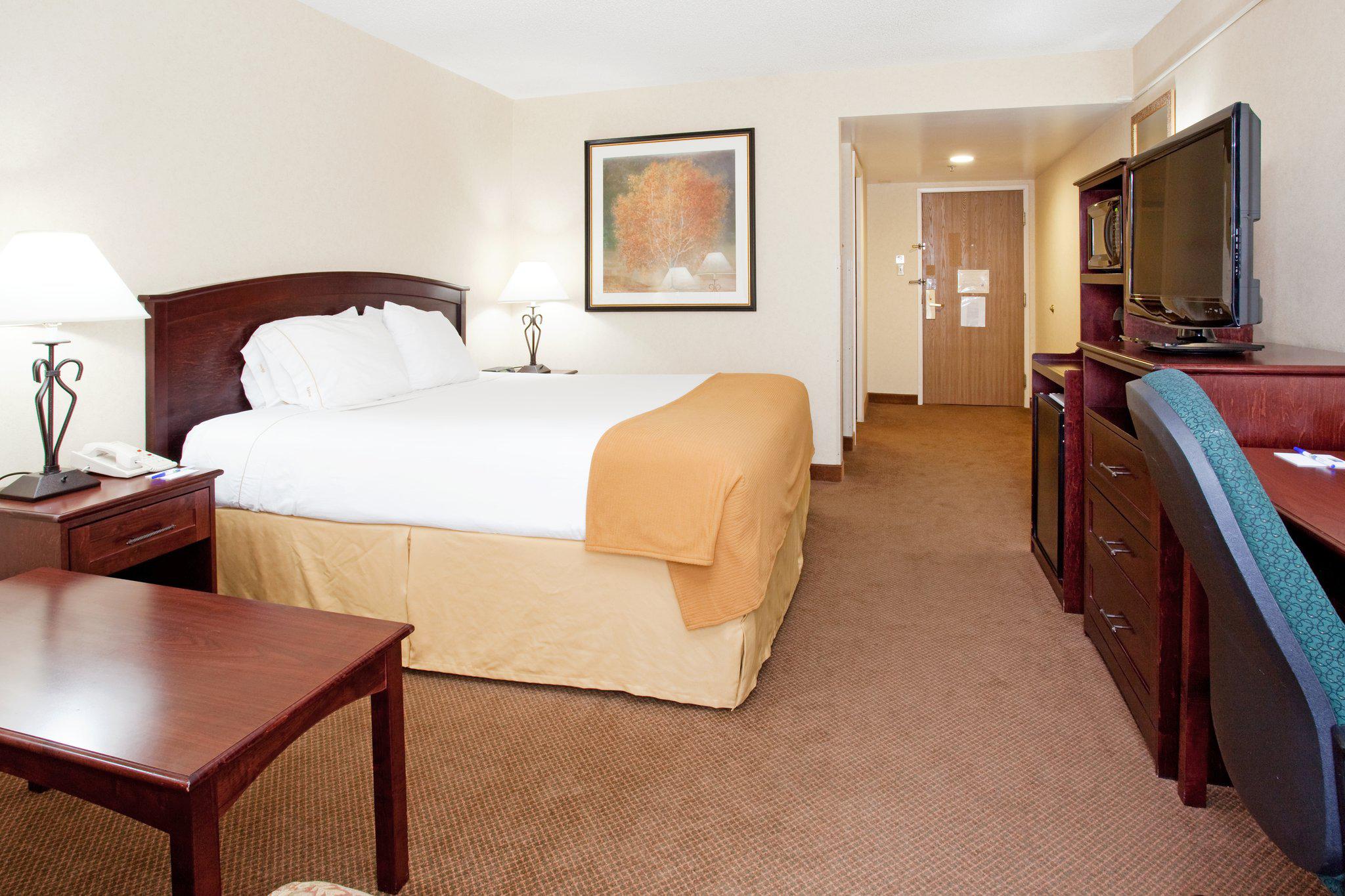 Holiday Inn Express la Junta Photo