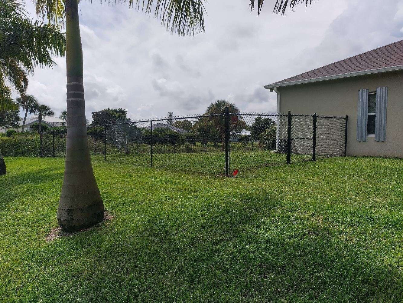 AAA Quality Fence Image