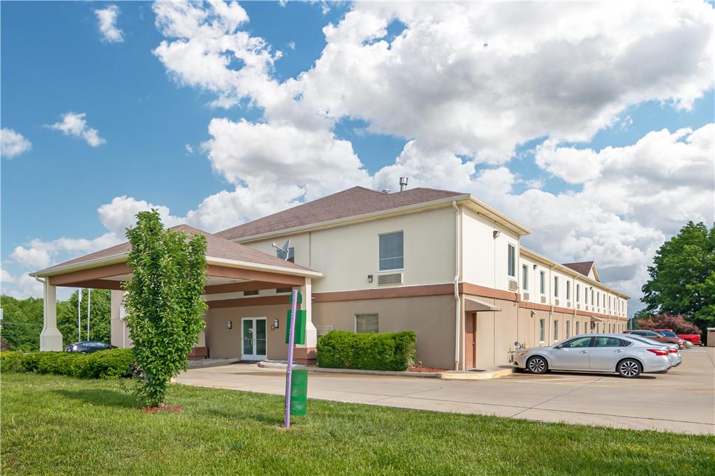 Best Western Teal Lake Inn Image