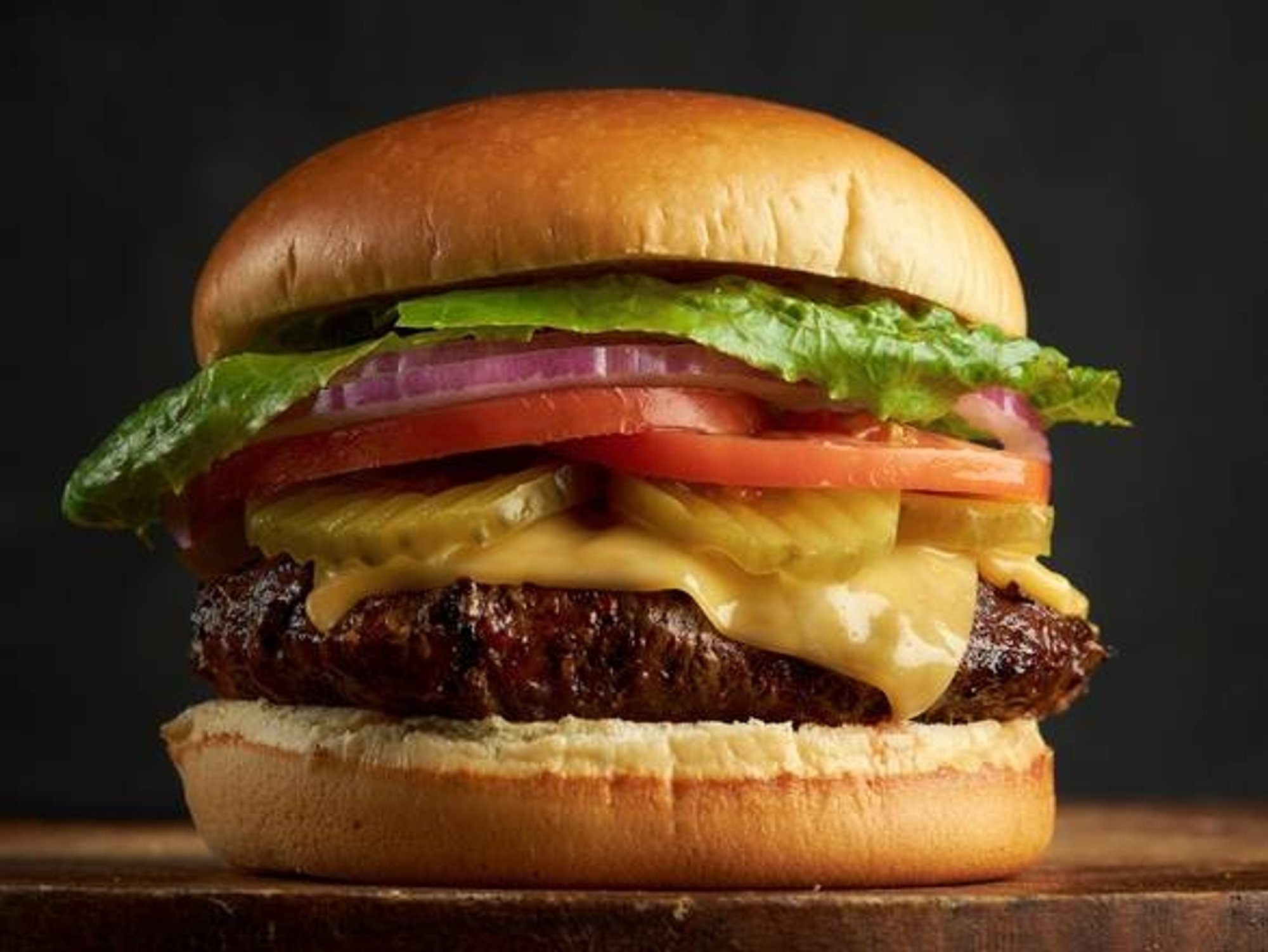 1/4 Lb Cheeseburger Combo (Includes Potato Fries and a Soda)