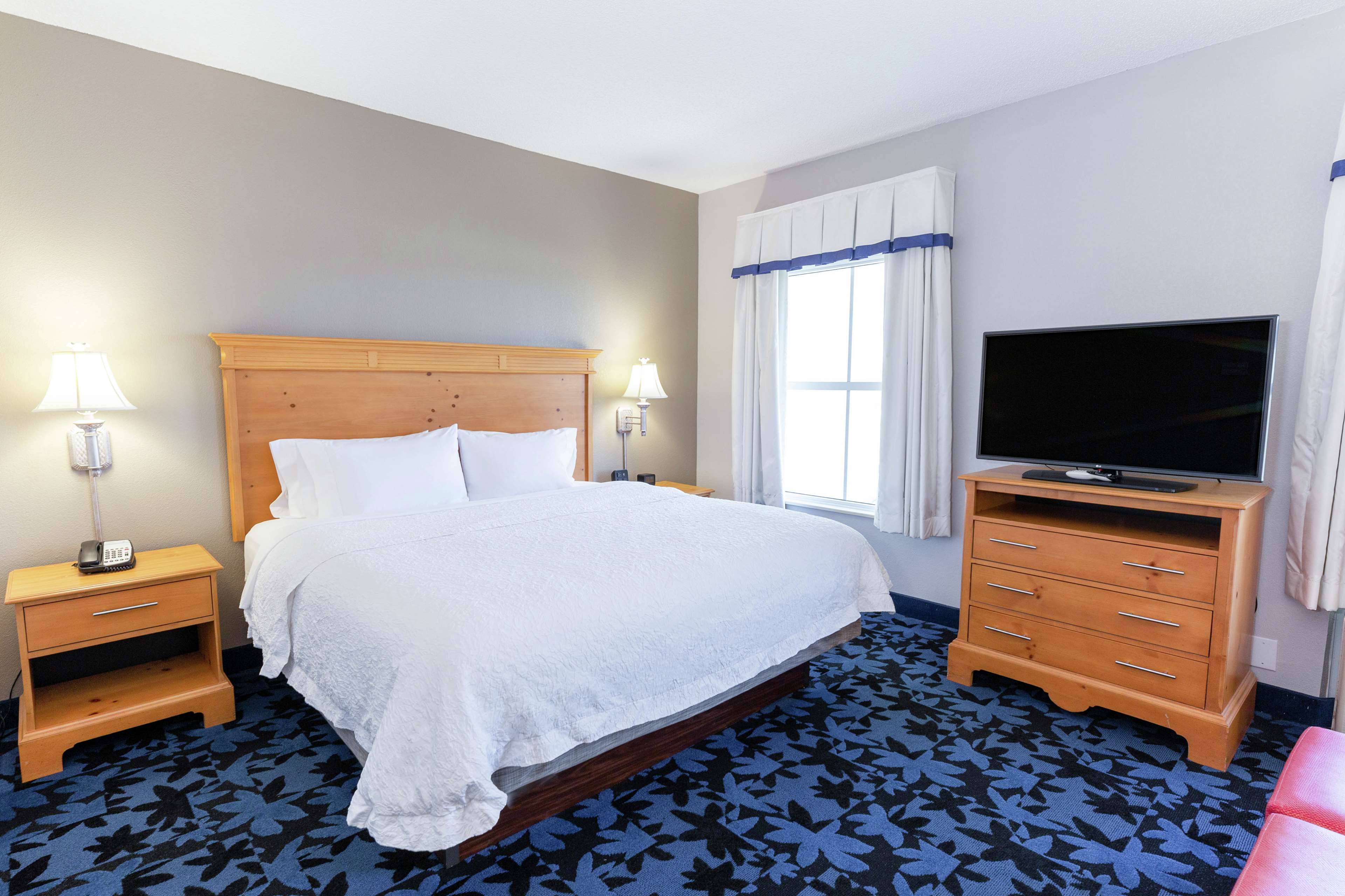 Hampton Inn & Suites Jacksonville Deerwood Park Photo