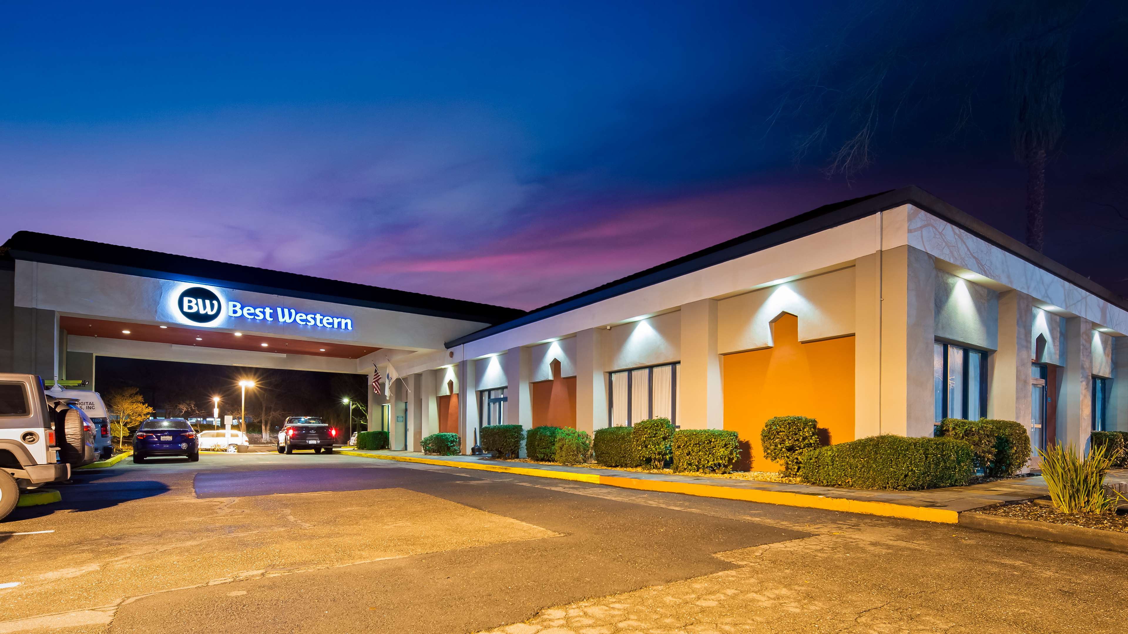 Best Western Heritage Inn Photo