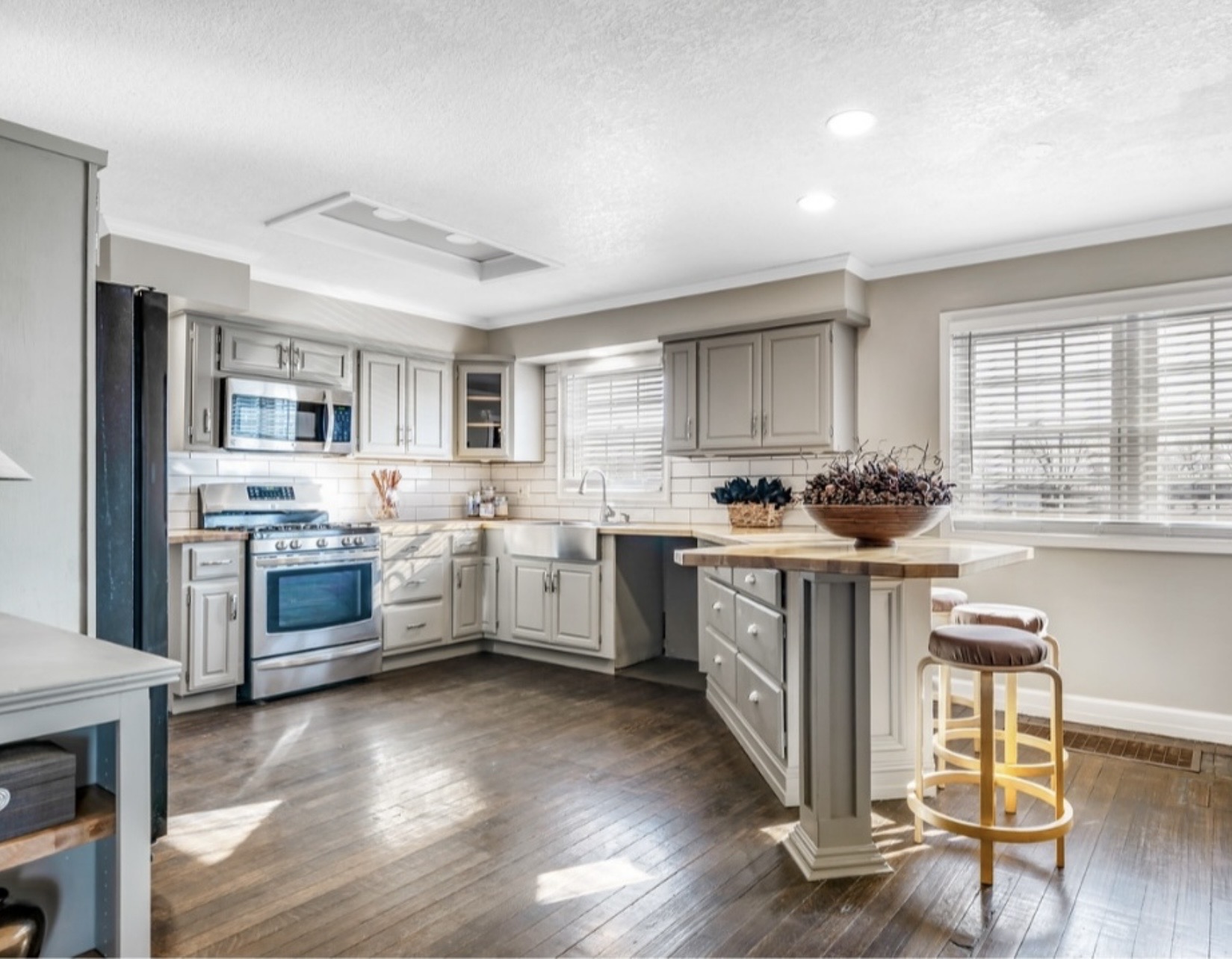 Hometown Renovation and Repair Image