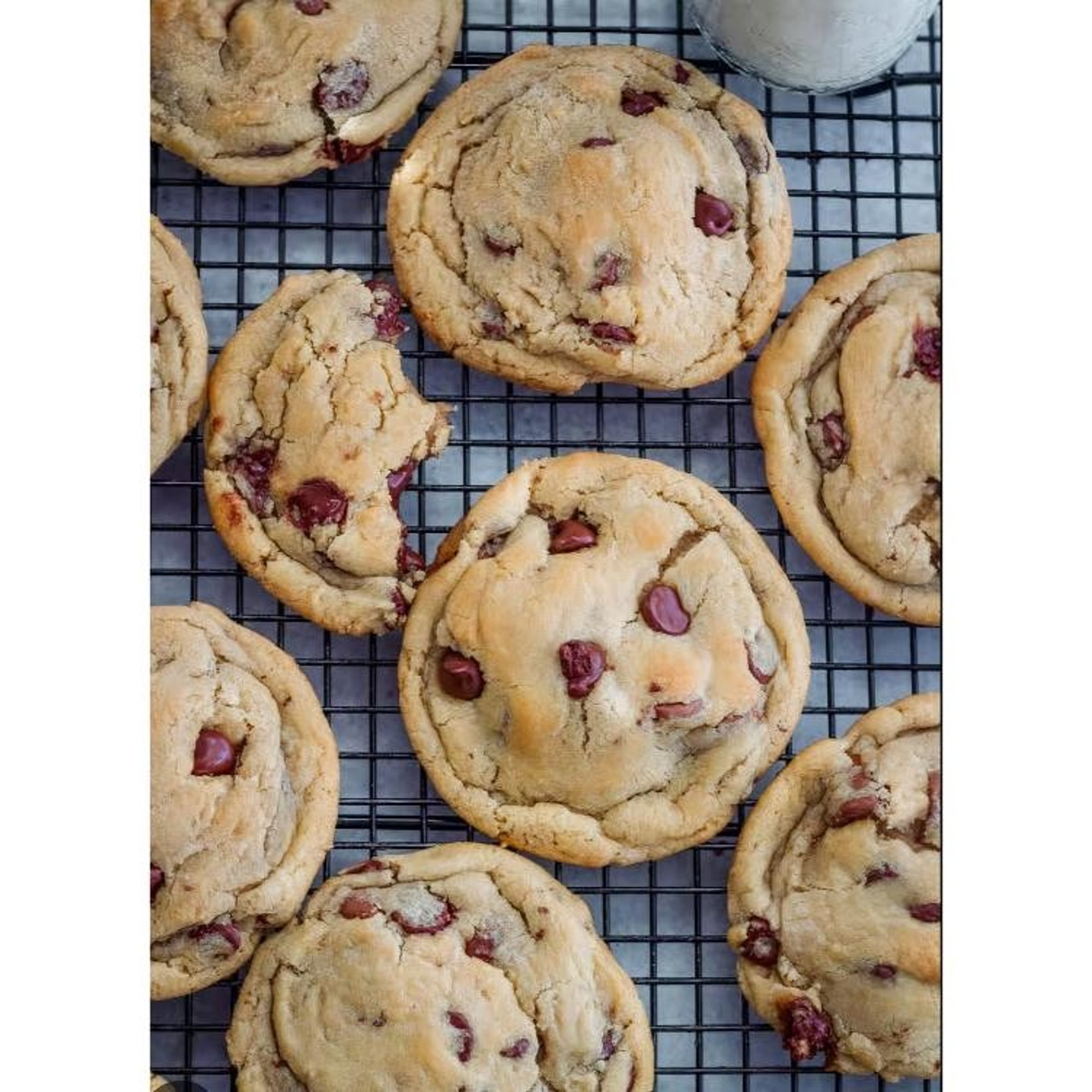 Giant Chocolate Chip Cookie