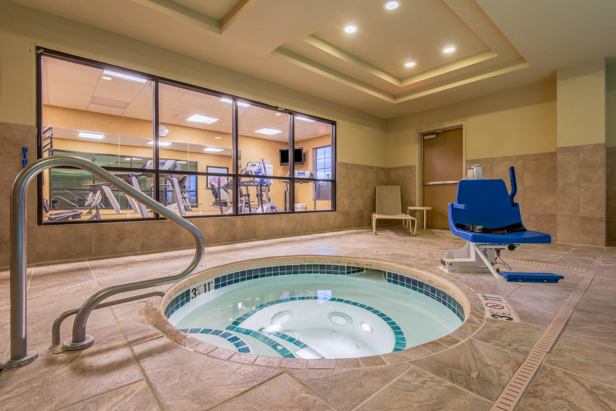 Holiday Inn Express & Suites Clovis Photo